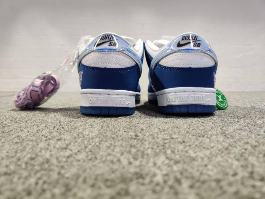 Nike SB Dunk Low Bandana Pattern Sneakers