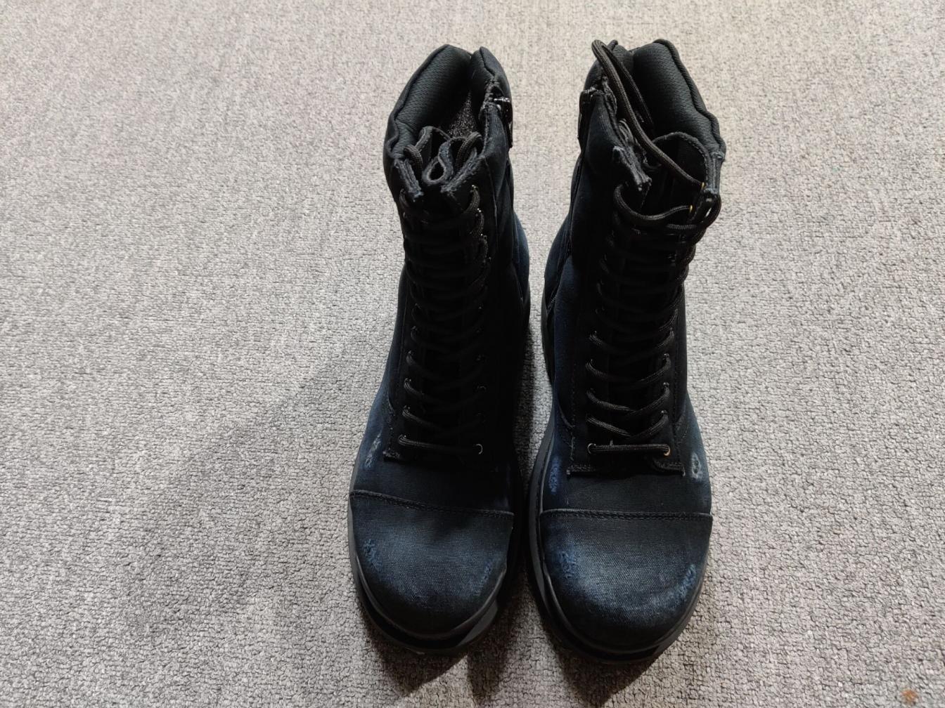 Classic Black and Olive Green Combat Boots for Men and Women