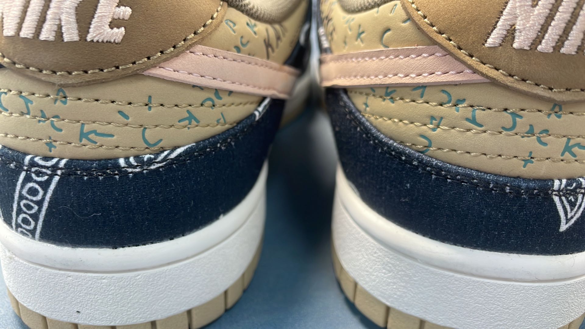 Nike Dunk Low Bandana Plaid Design Sneakers