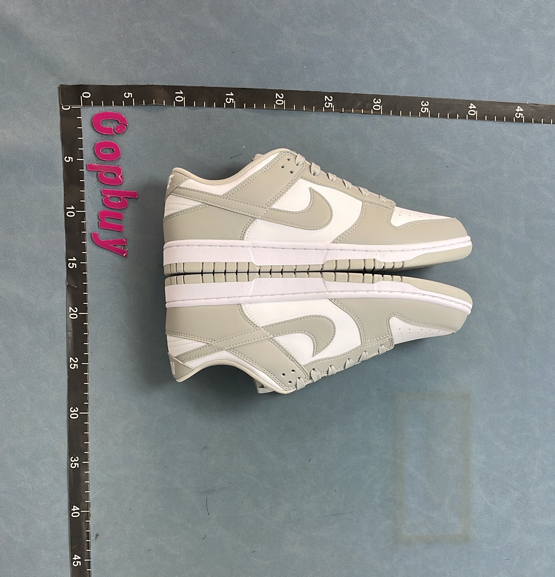 Nike Dunk Low Sneakers - Classic Colorways & Limited Editions