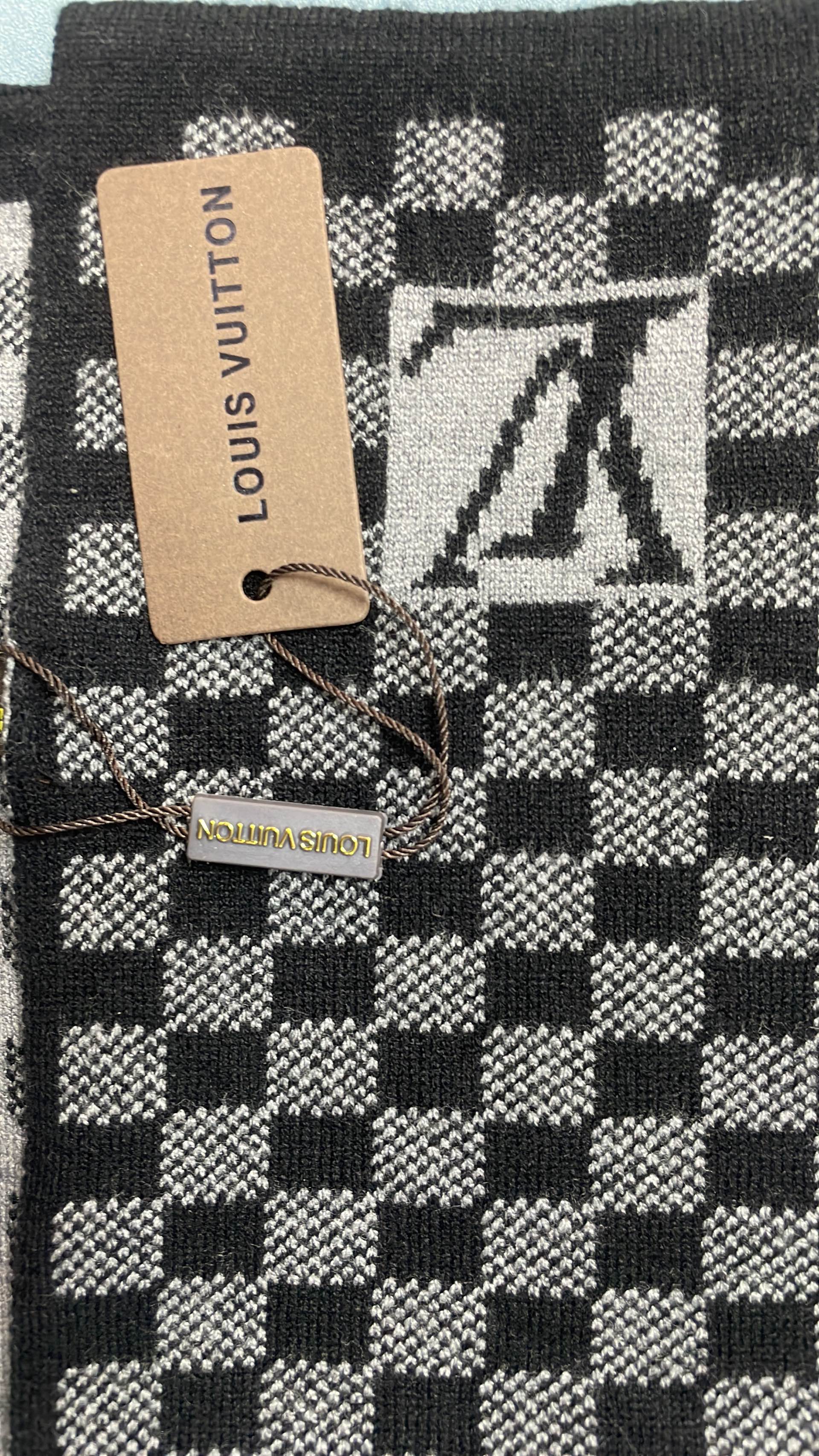 LV Classic Checkered Scarf for Men and Women