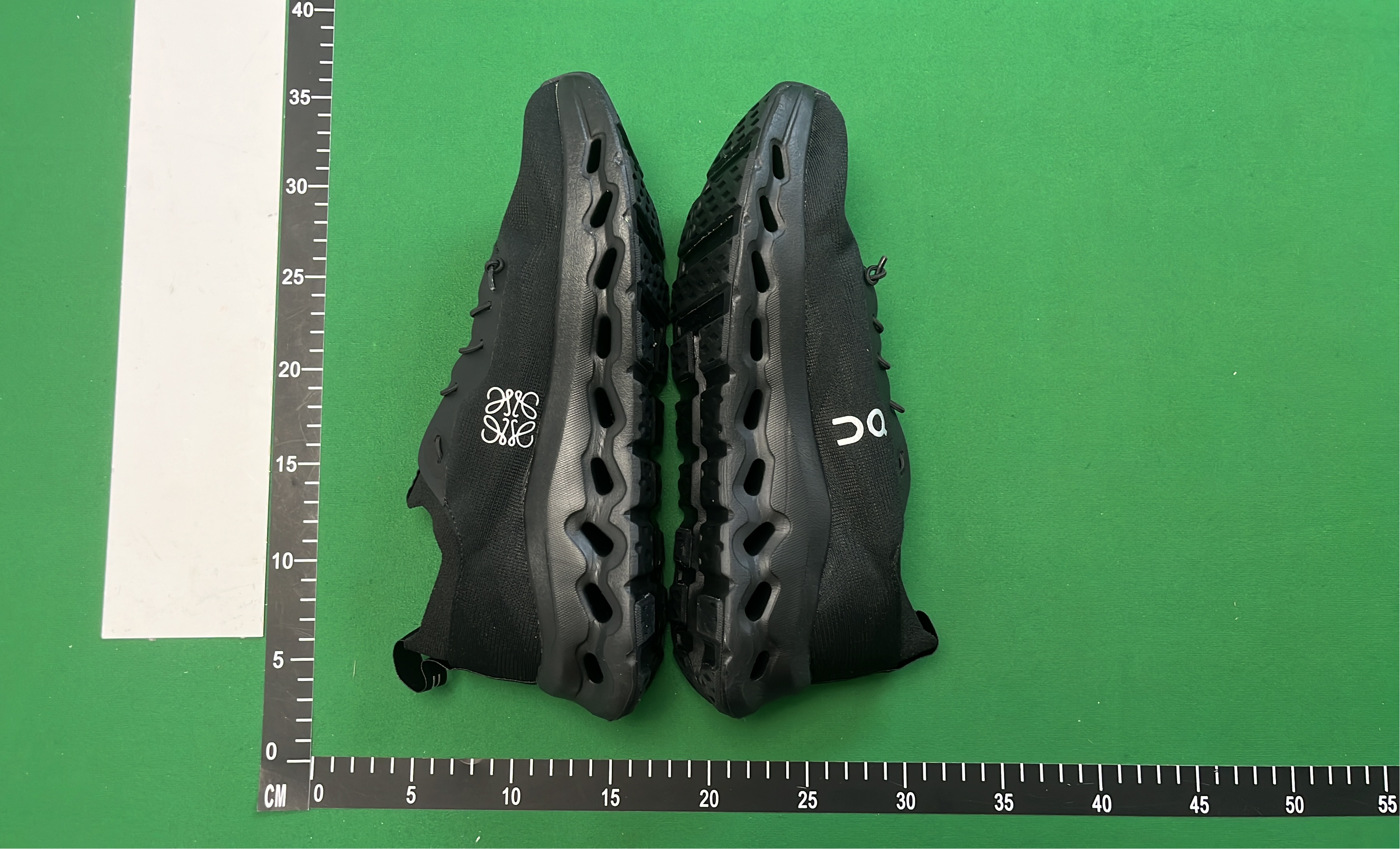 On Cloudflow Running Shoes - Lightweight & Cushioned Design