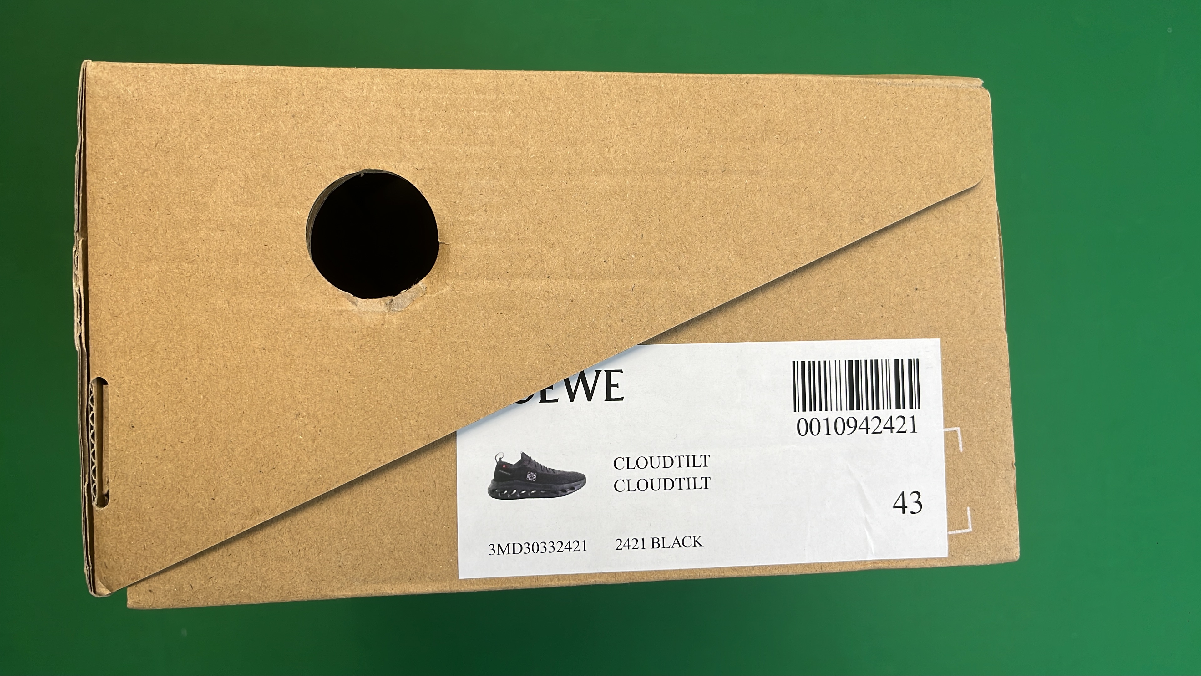 On Cloudflow Running Shoes - Lightweight & Cushioned Design