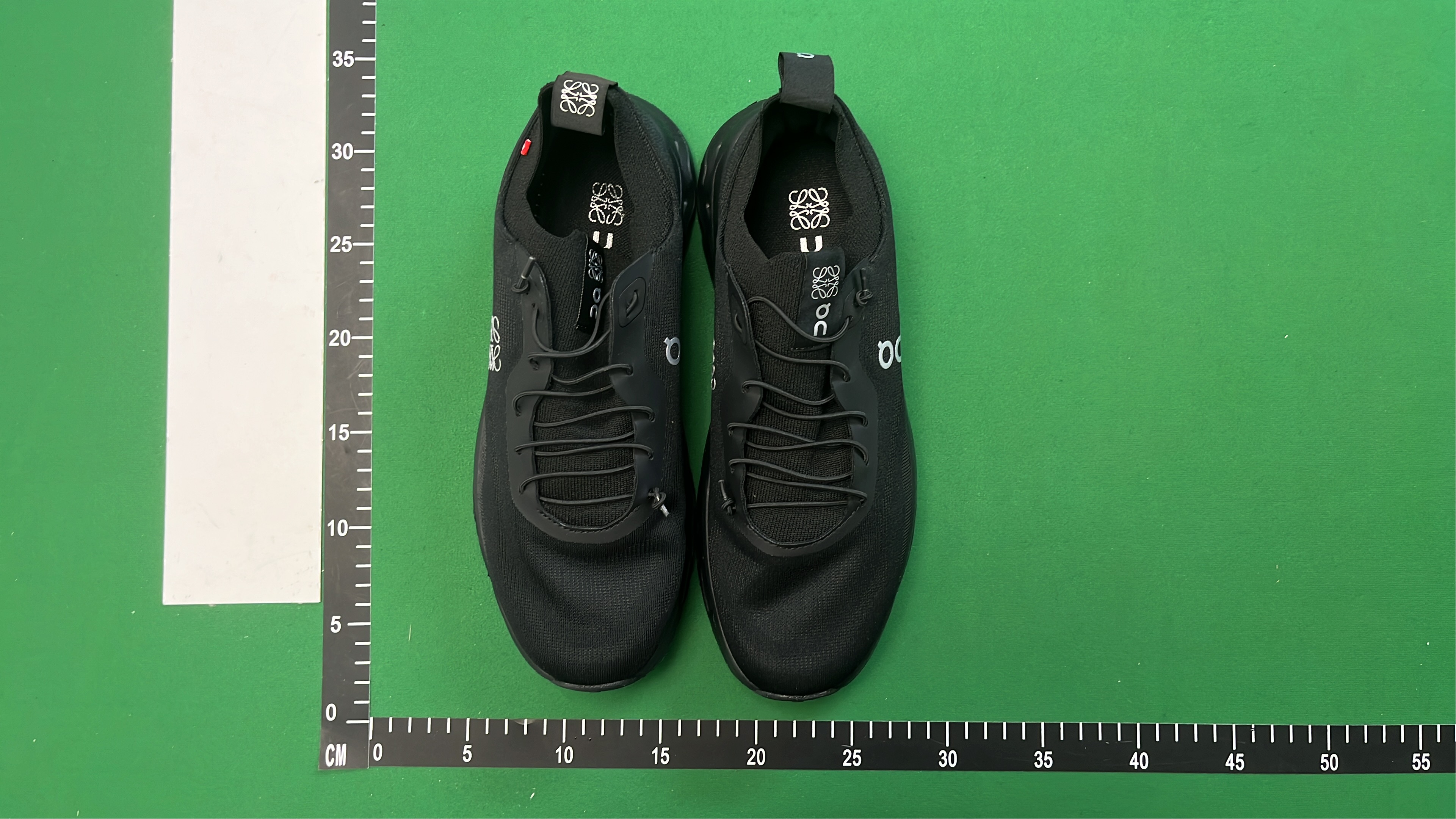 On Cloudflow Running Shoes - Lightweight & Cushioned Design