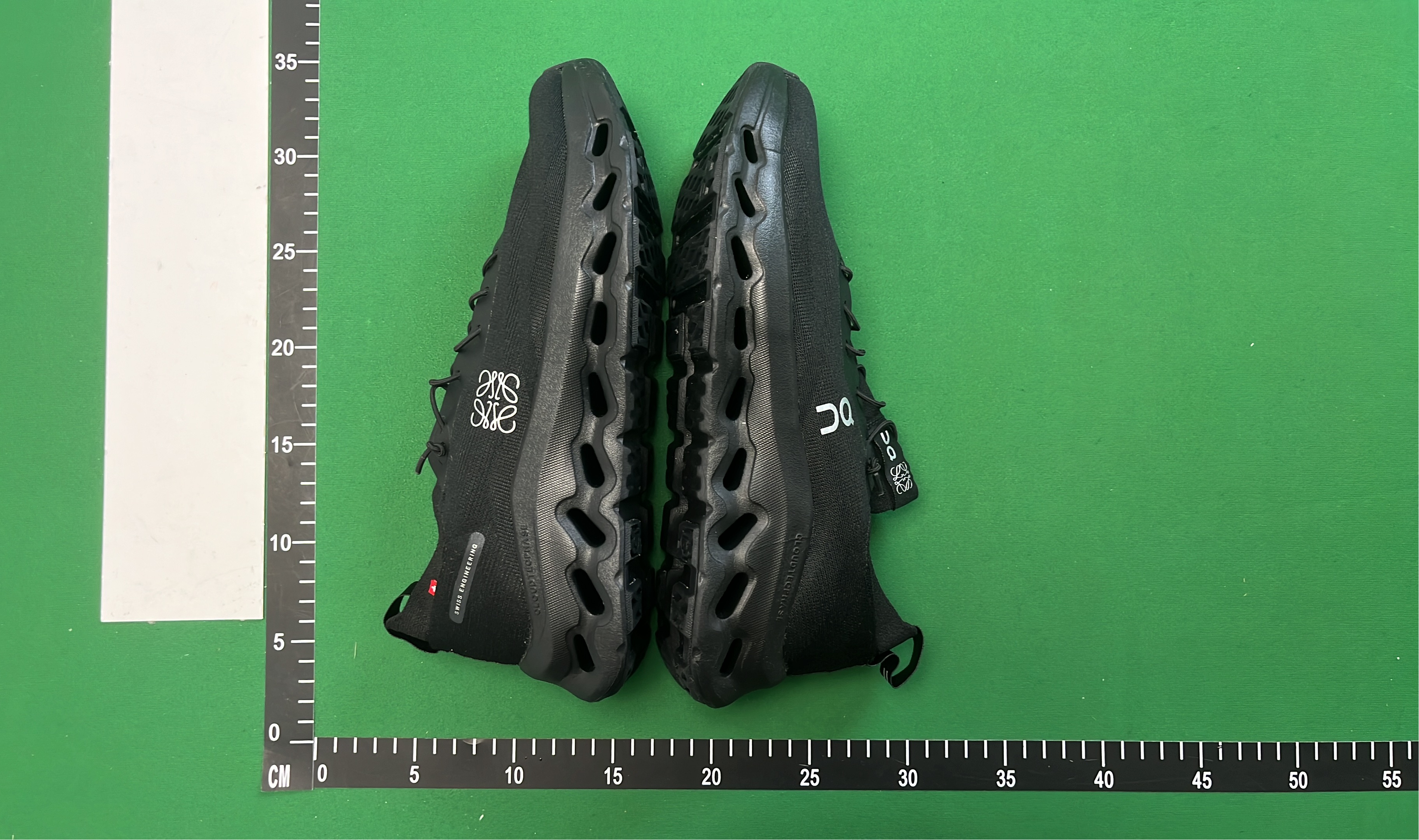 On Cloudflow Running Shoes - Lightweight & Cushioned Design