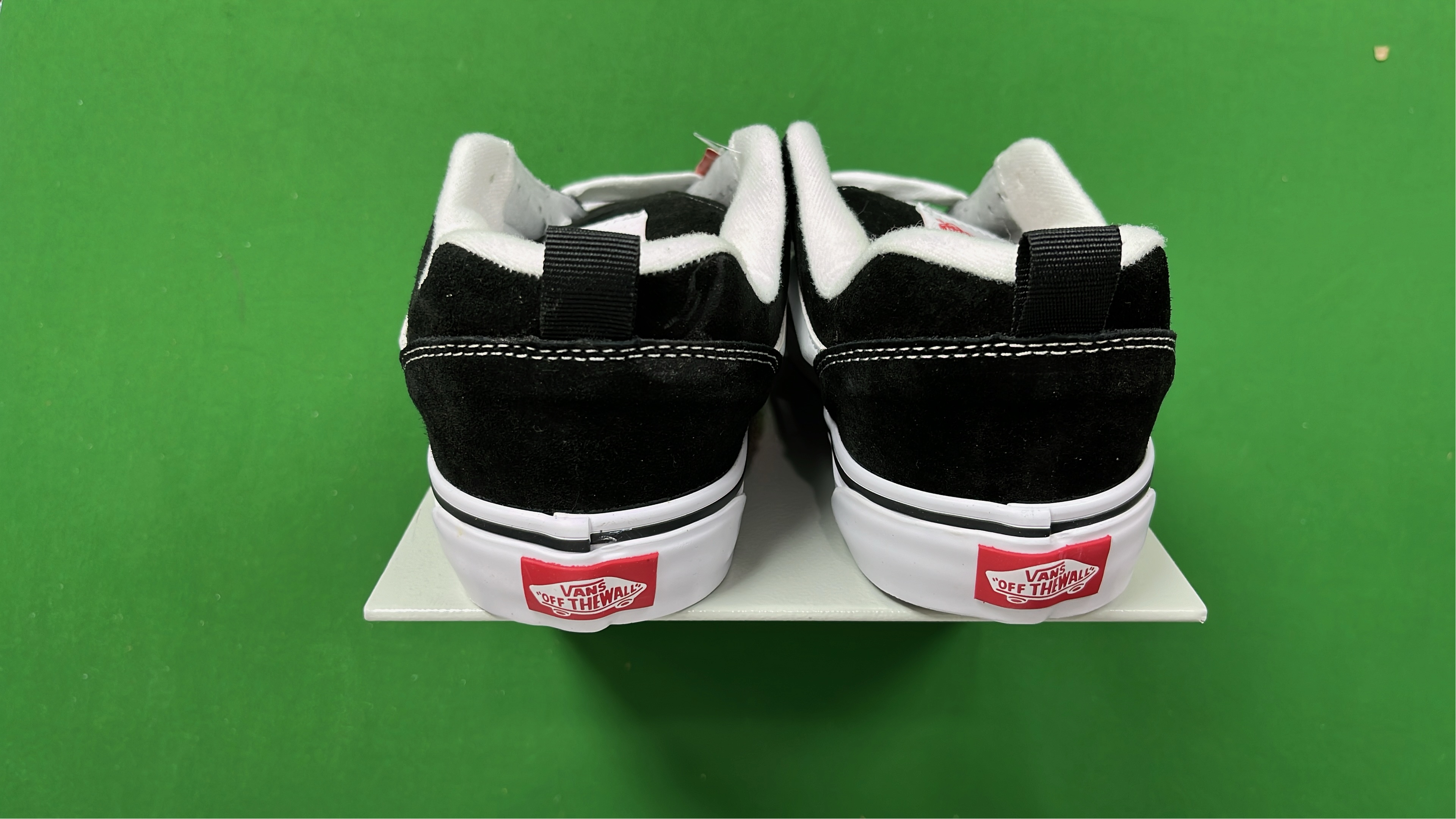 Vans Old Skool Skate Shoes - Classic Low Top Sneakers