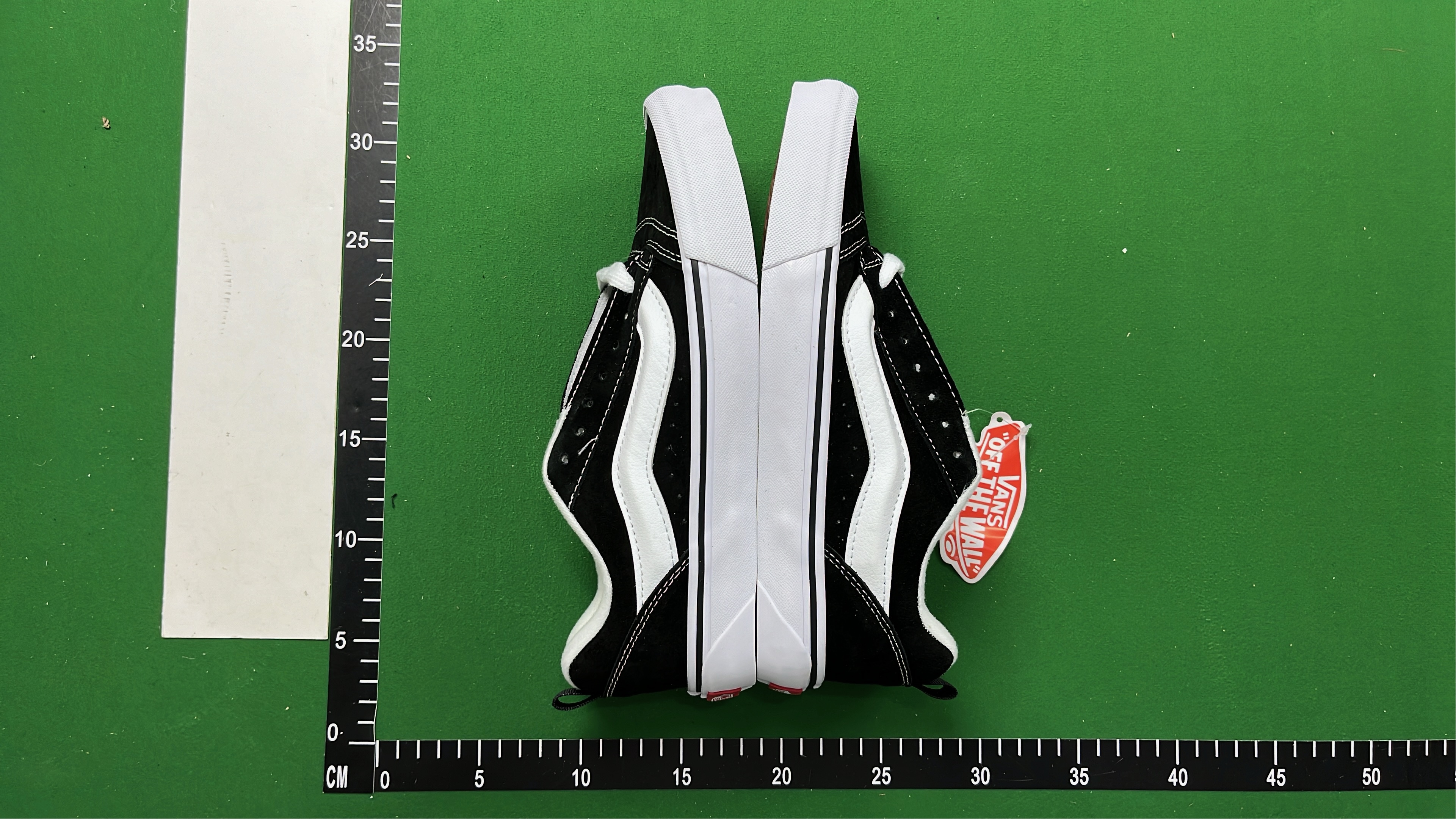 Vans Old Skool Skate Shoes - Classic Low Top Sneakers