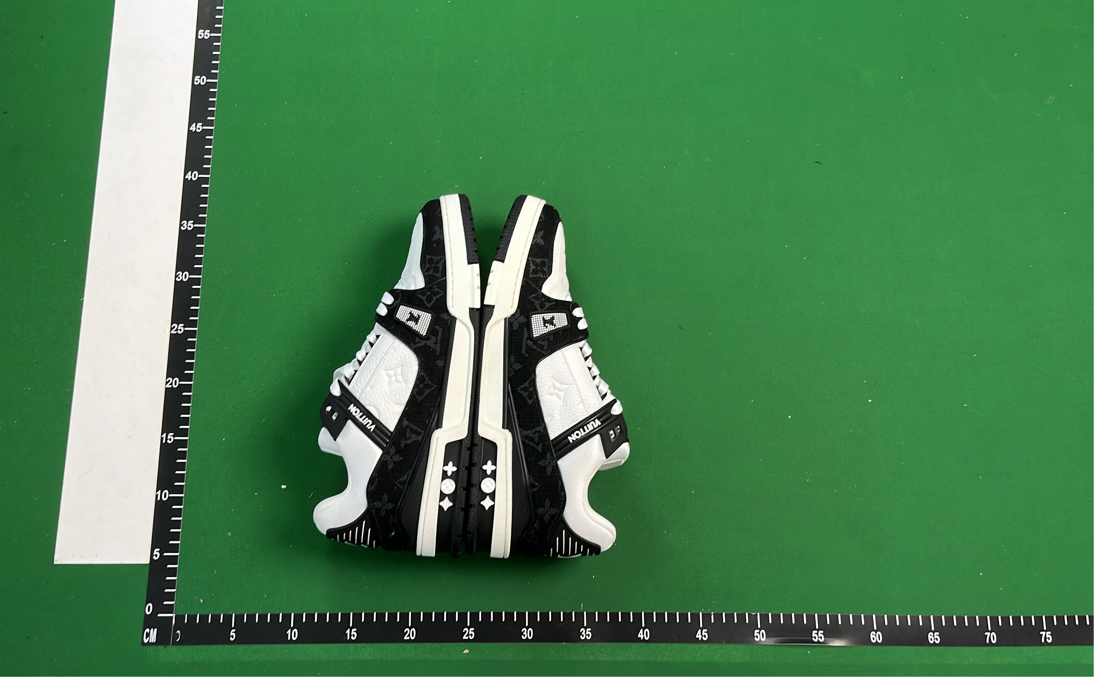 TOPMADE White Sneakers - Fashionable Casual Shoes for Men and Women