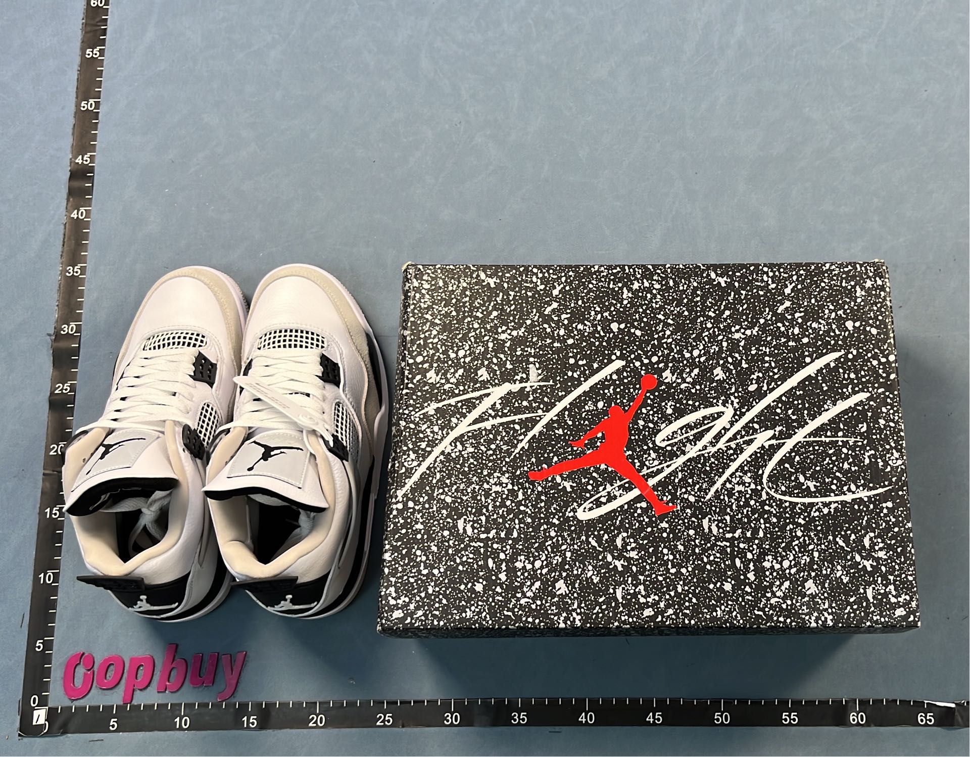 Air Jordan 4 Retro Sneakers - Multiple Colorways