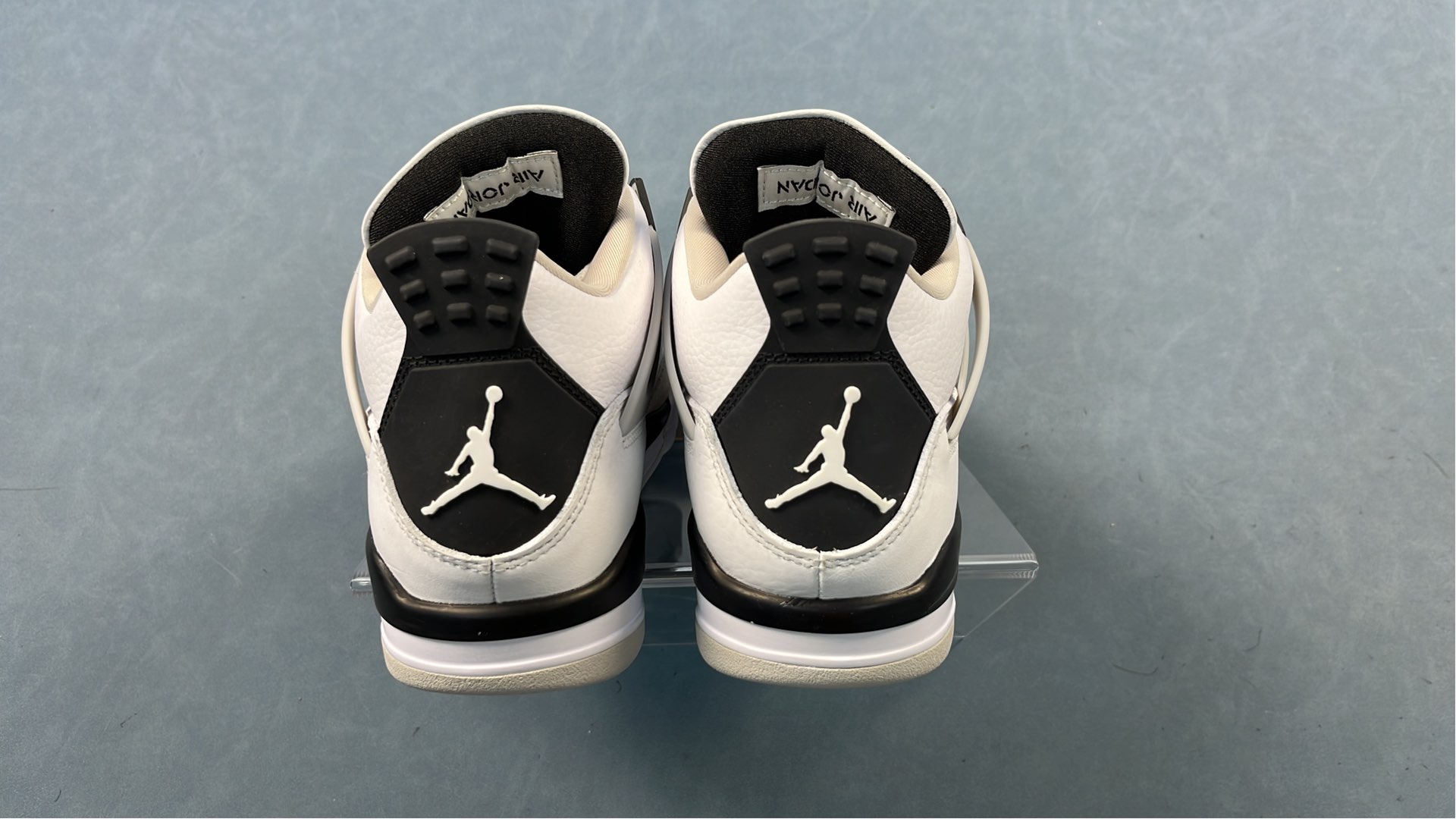 Air Jordan 4 Retro Sneakers - Multiple Colorways