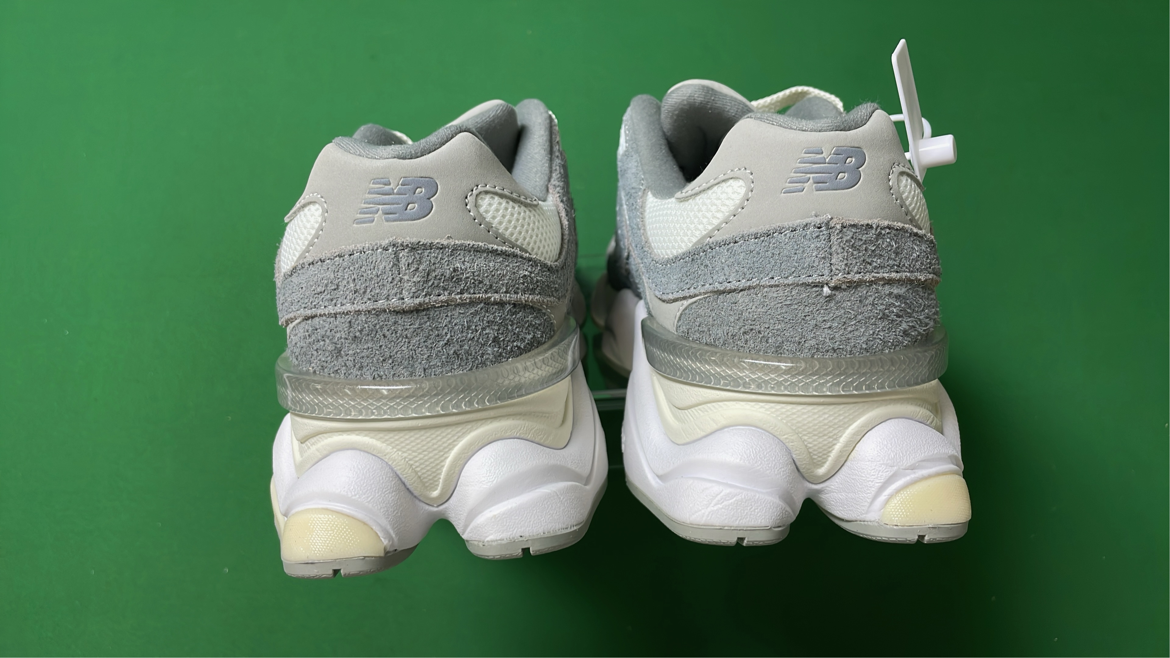 New Balance 9060 Sneakers - Retro Running Shoes for Men and Women