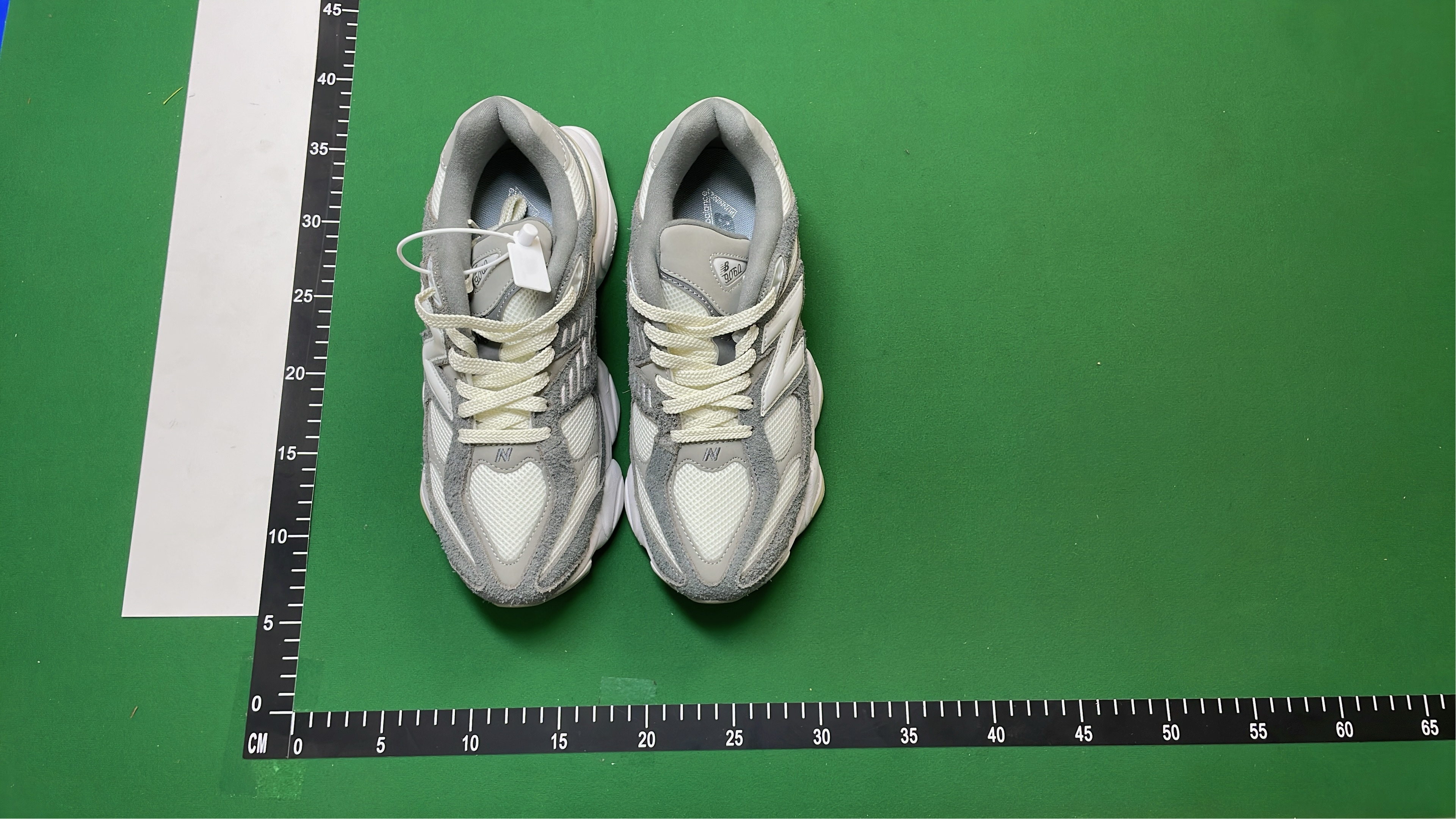 New Balance 9060 Sneakers - Retro Running Shoes for Men and Women