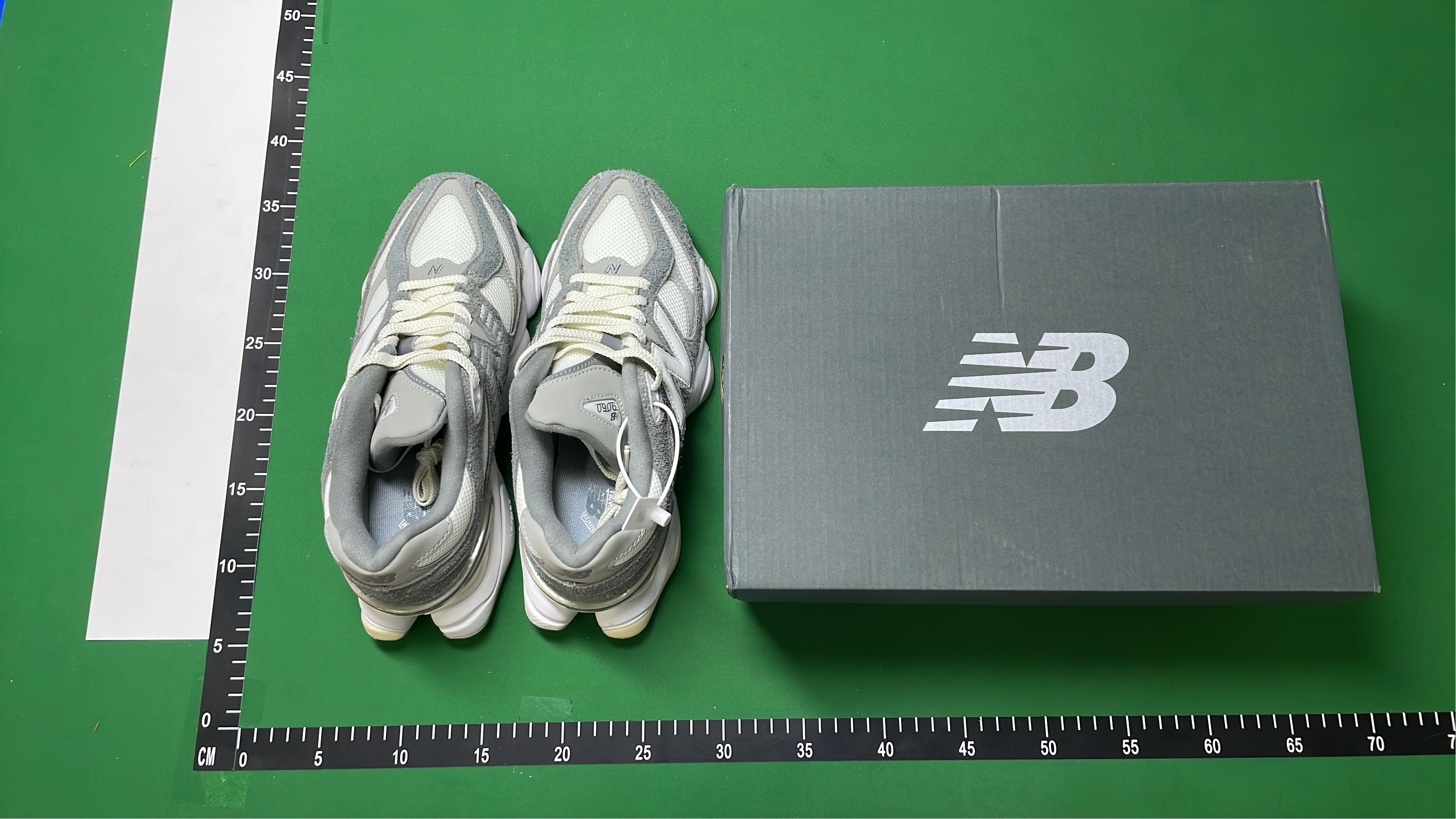 New Balance 9060 Sneakers - Retro Running Shoes for Men and Women