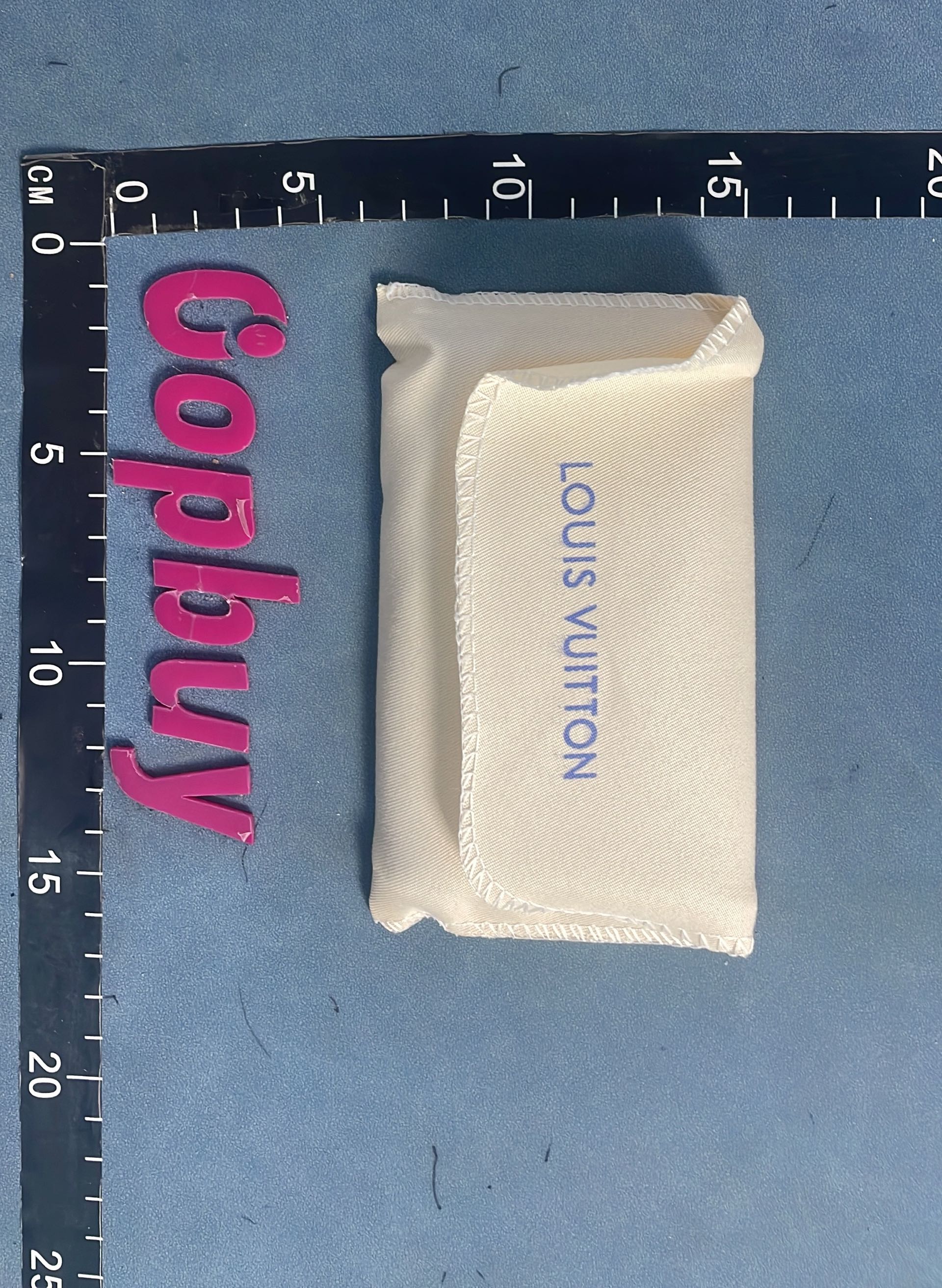Louis Vuitton Monogram Card Holder Wallets - Classic Design