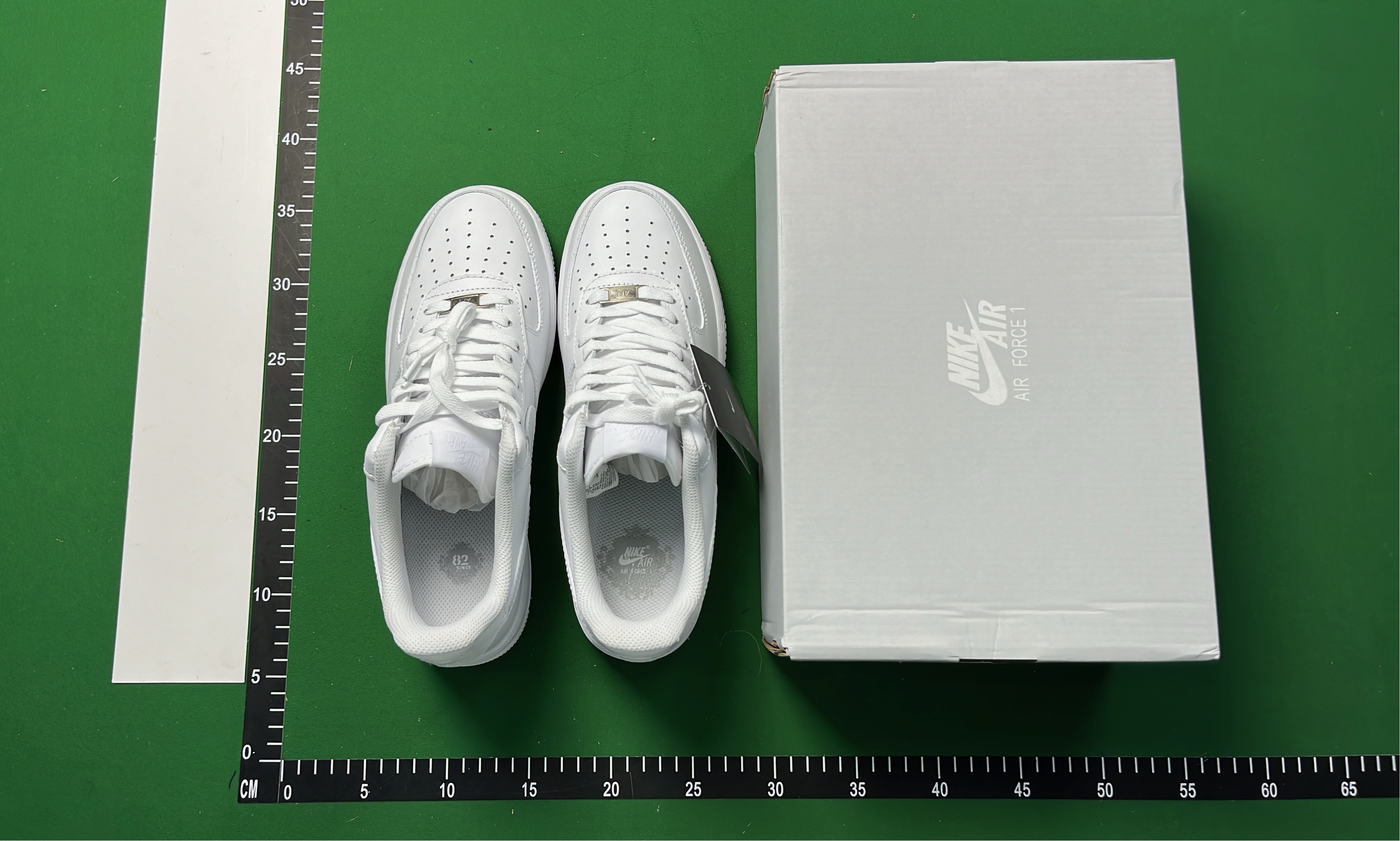 Nike Air Force 1 '07 White Low Top Sneakers