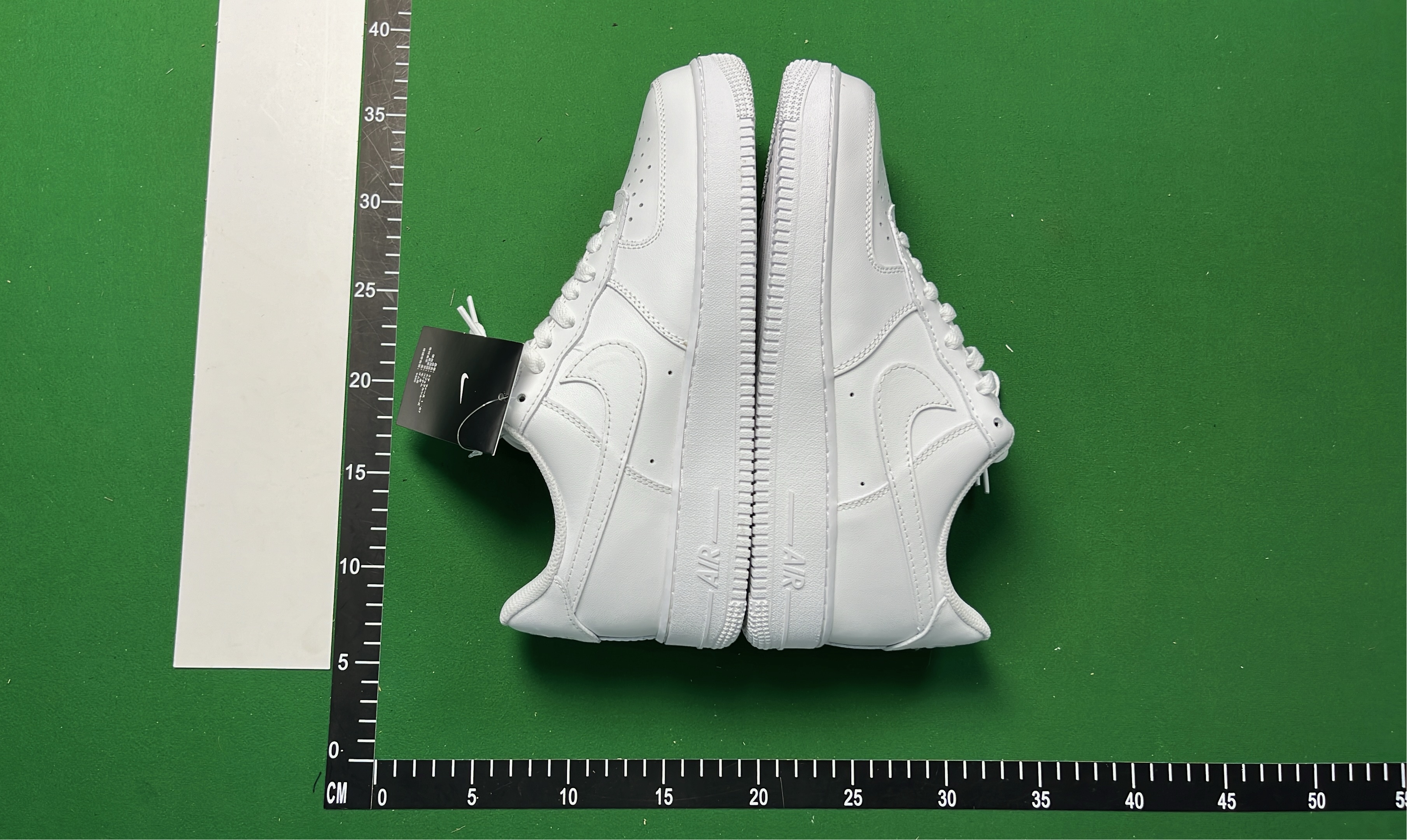 Nike Air Force 1 '07 White Low Top Sneakers