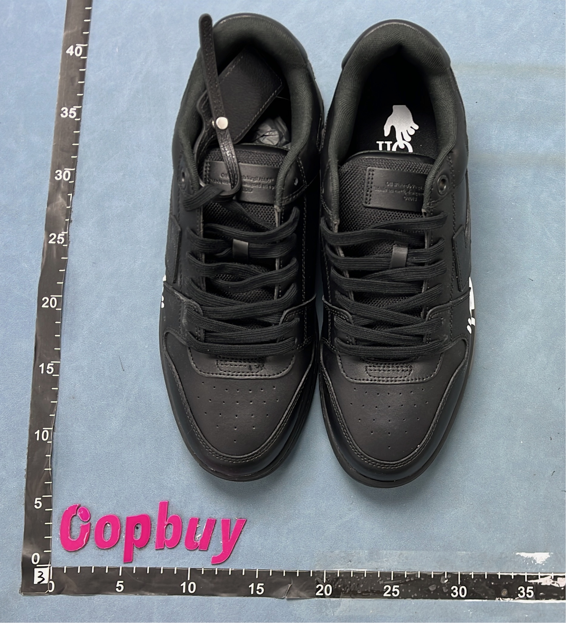 White and Black Arrow Design Sneakers by TOPMADE