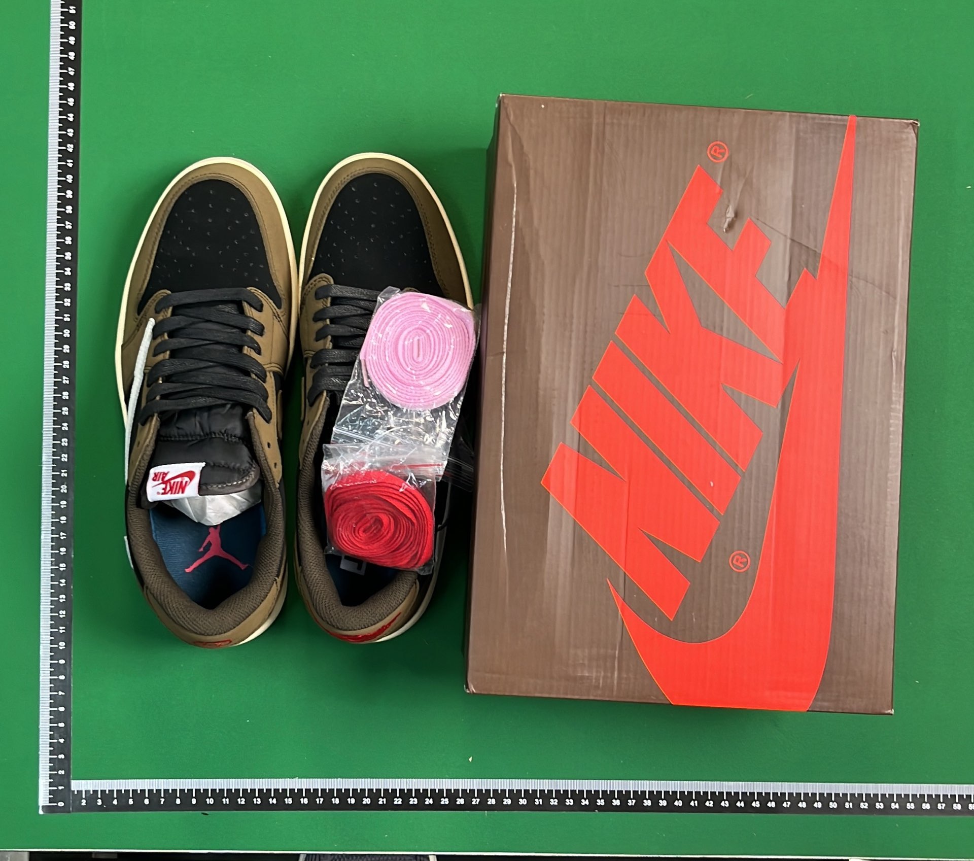 Air Jordan 1 Low OG 'VARSITY RED' White Black Olive