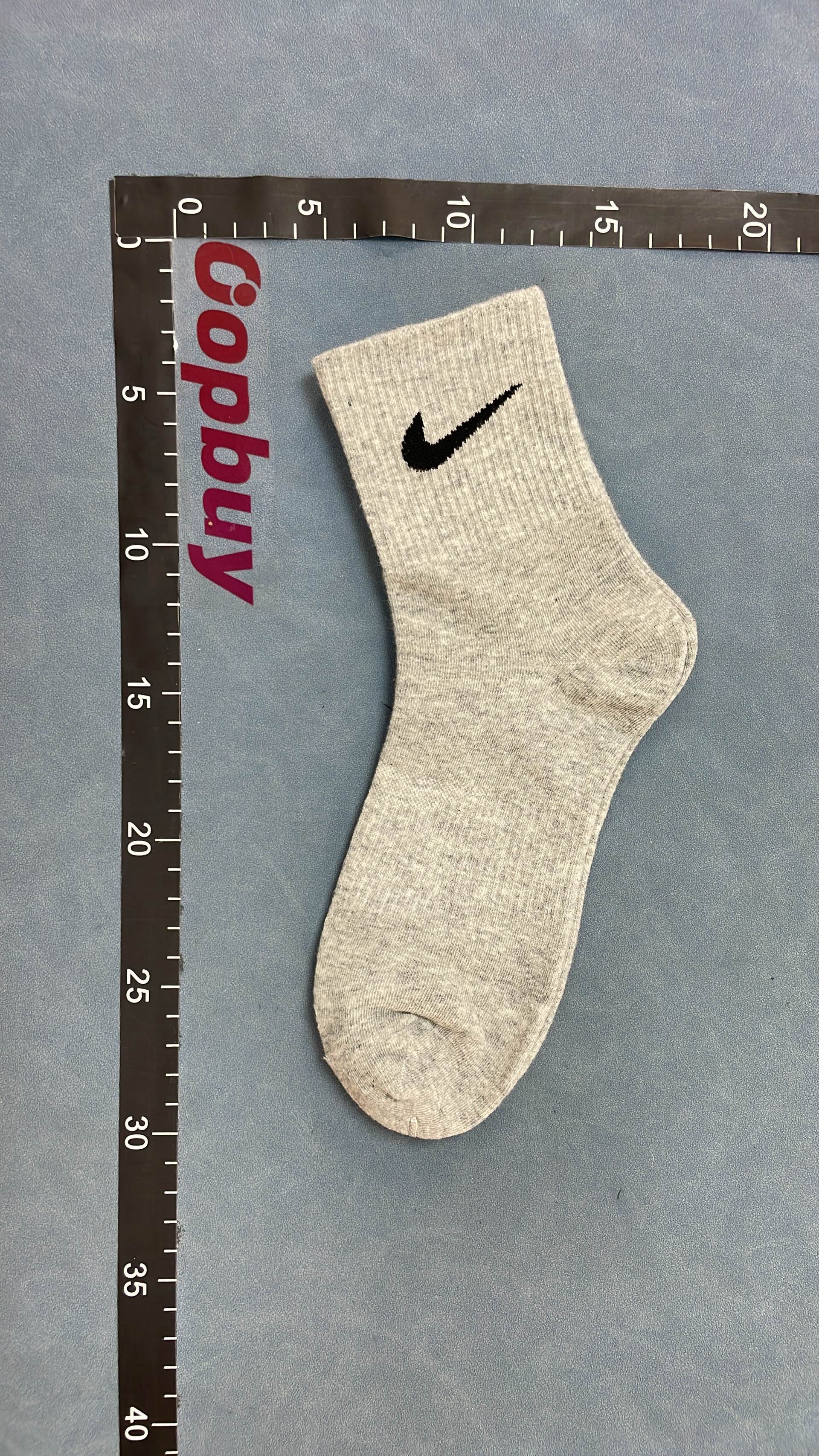 Nike Everyday Socks - White & Black Ankle Socks for Men Women