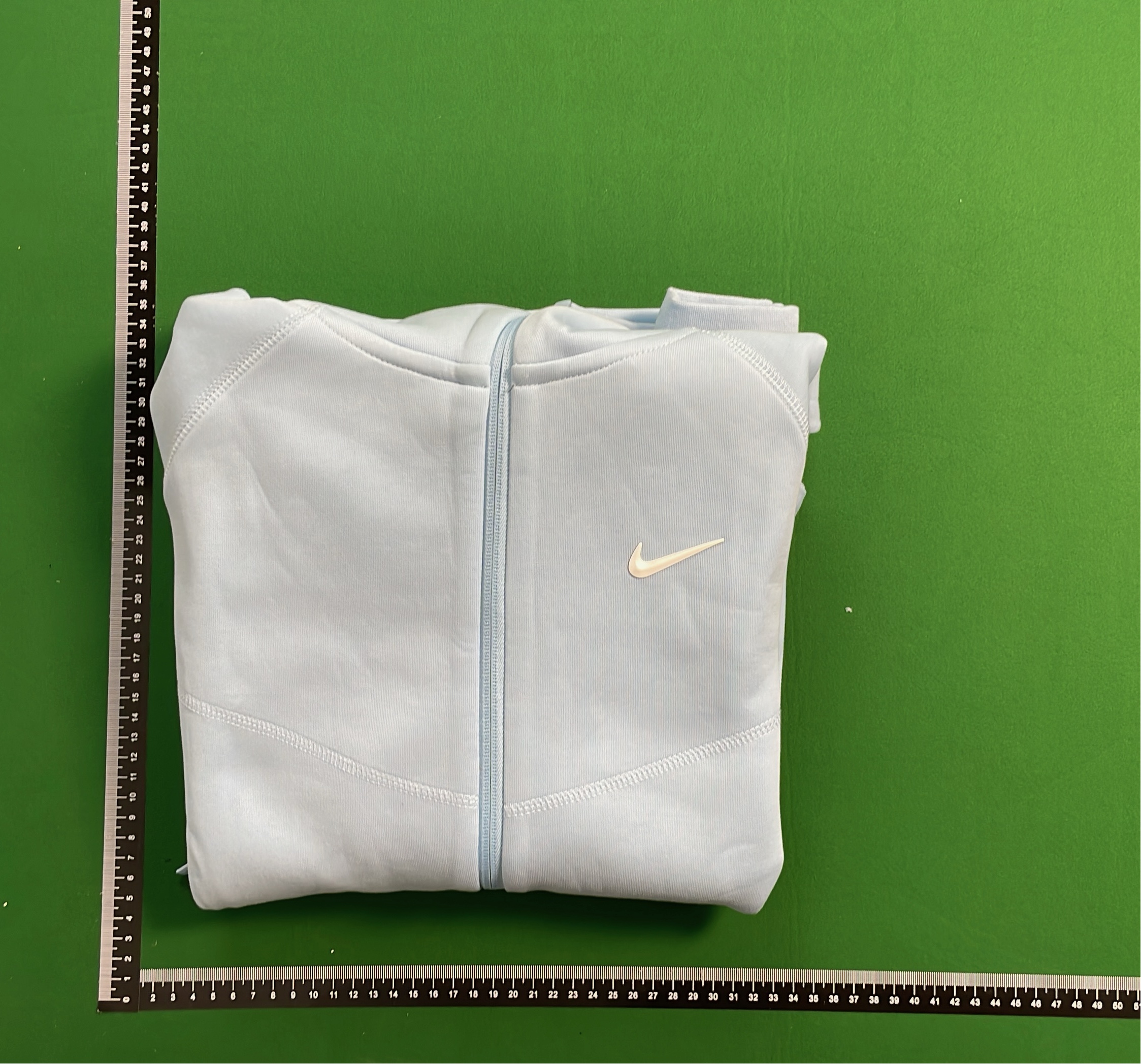 Nike Full-Zip Hoodie - Lightweight Sweatshirt for Men and Women