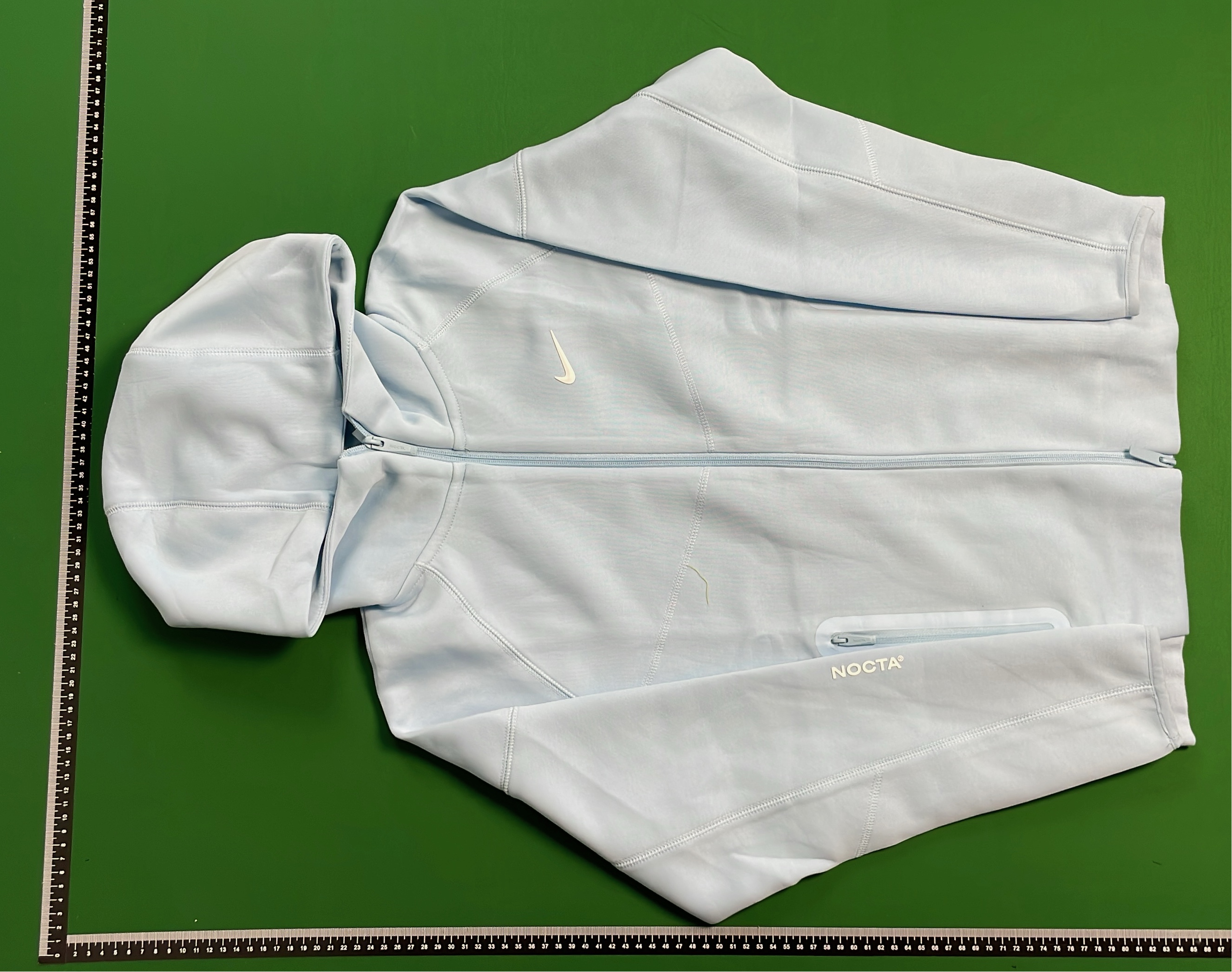 Nike Full-Zip Hoodie - Lightweight Sweatshirt for Men and Women