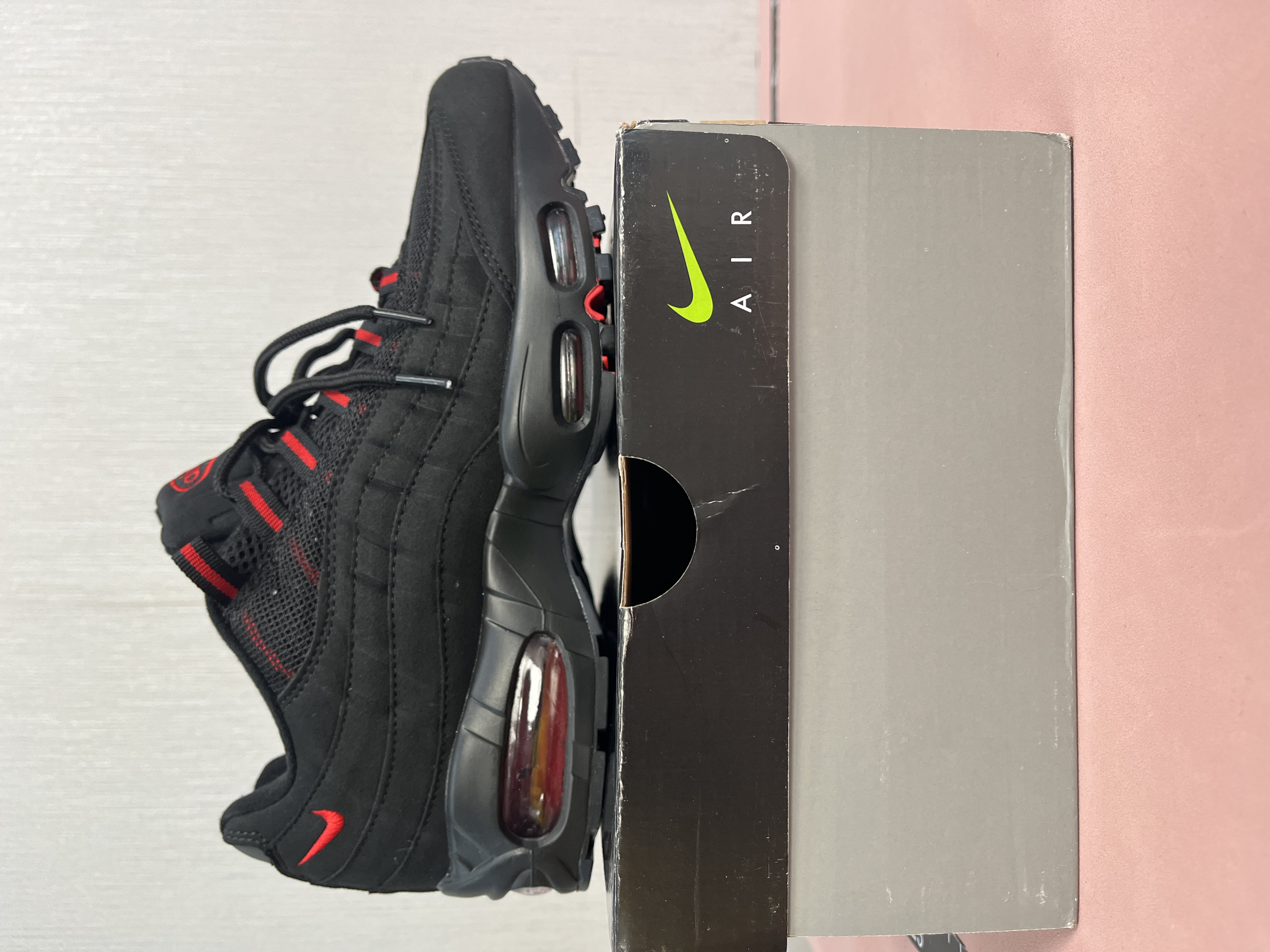 Nike Air Max 95 Sneakers - Classic Running Shoes for Men and Women