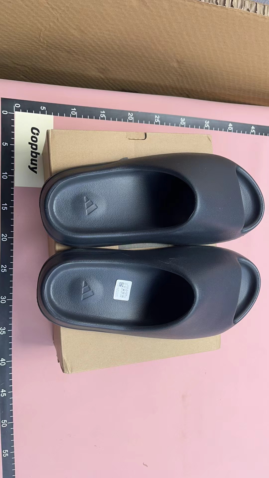 Adidas Originals Yeezy Slide (10+)  in the Best OopBuy Spreadsheet QC photos