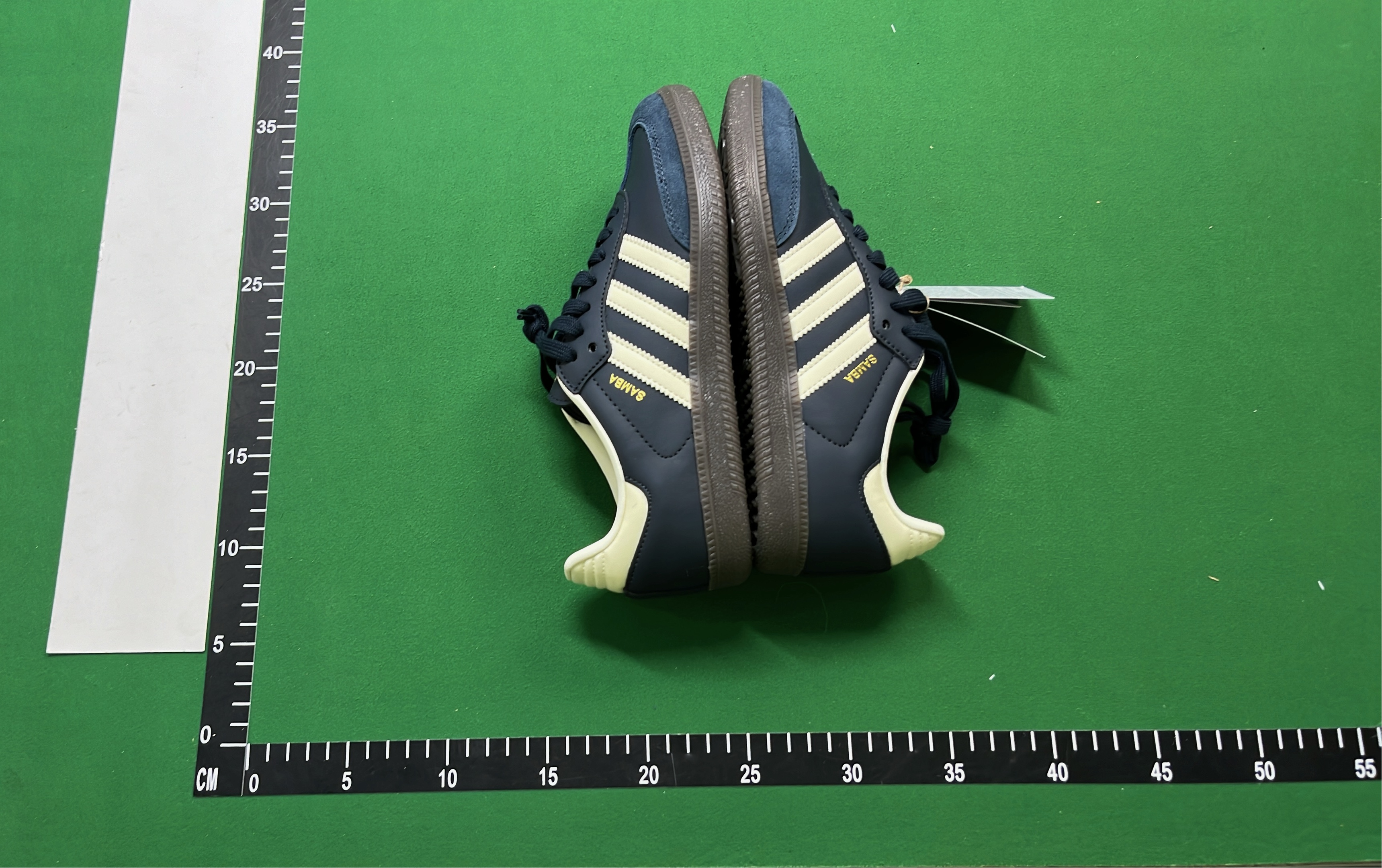 Adidas Samba Classic Sneakers - Retro Style for Men and Women