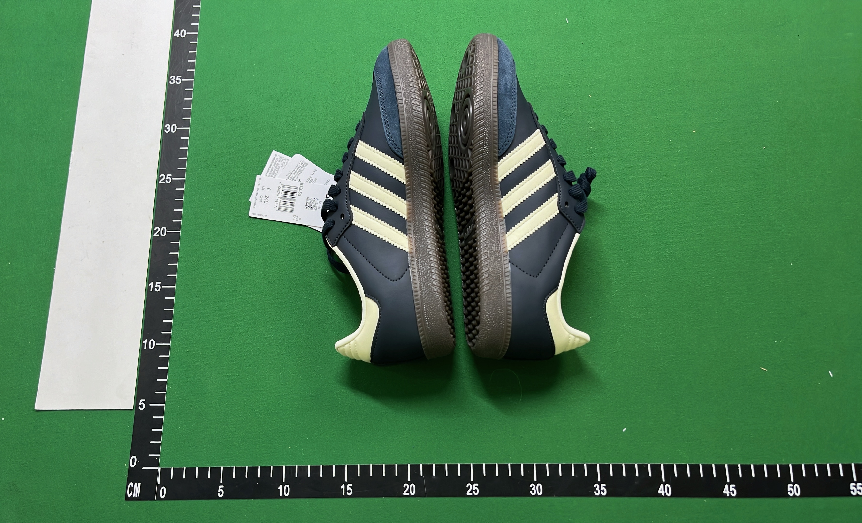 Adidas Samba Classic Sneakers - Retro Style for Men and Women