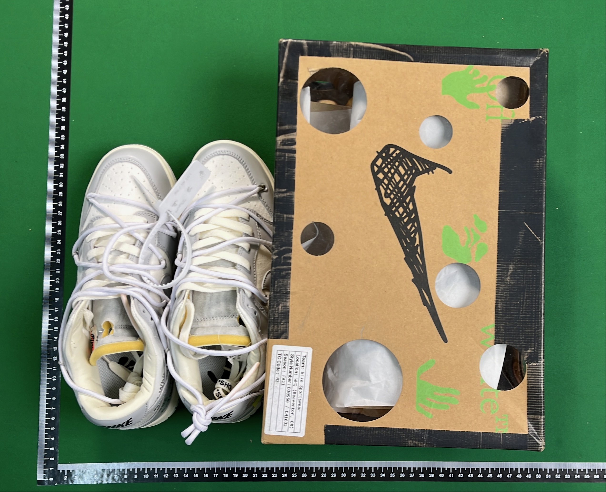 Off-White x Nike Dunk Low YOLO联名款运动鞋
