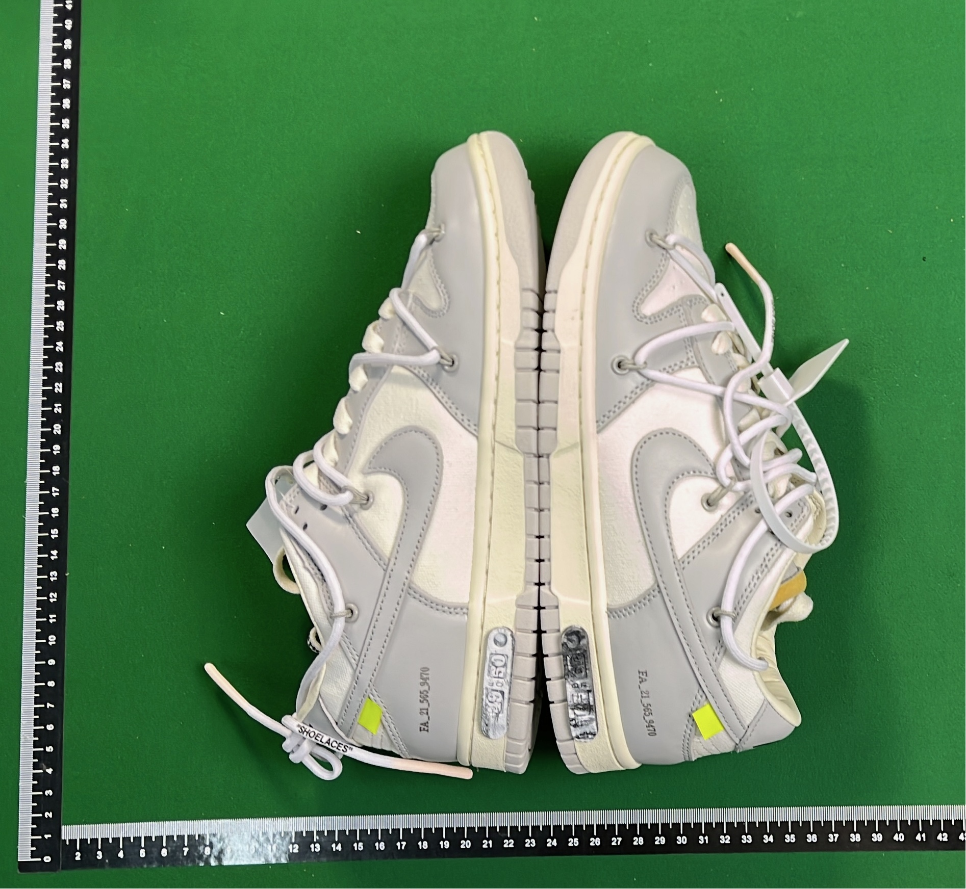 Off-White x Nike Dunk Low YOLO联名款运动鞋