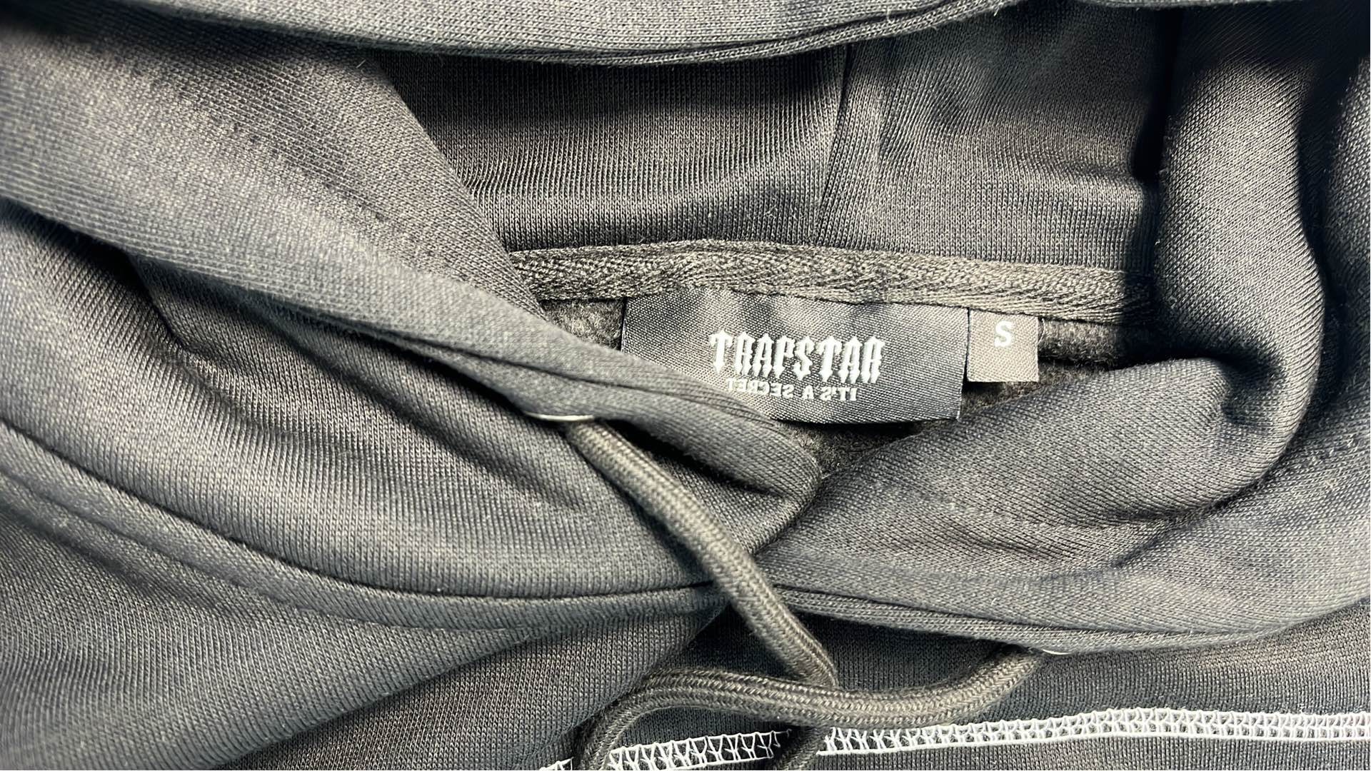 TRAPSTAR Black Hoodie and Jogger Set - Streetwear Fashion