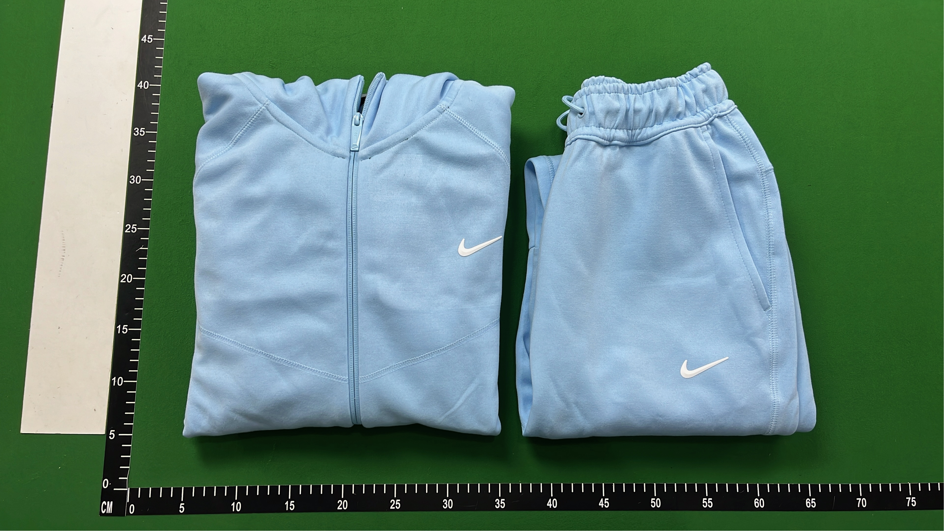 Green Casual Sweatpants Set for Men and Women
