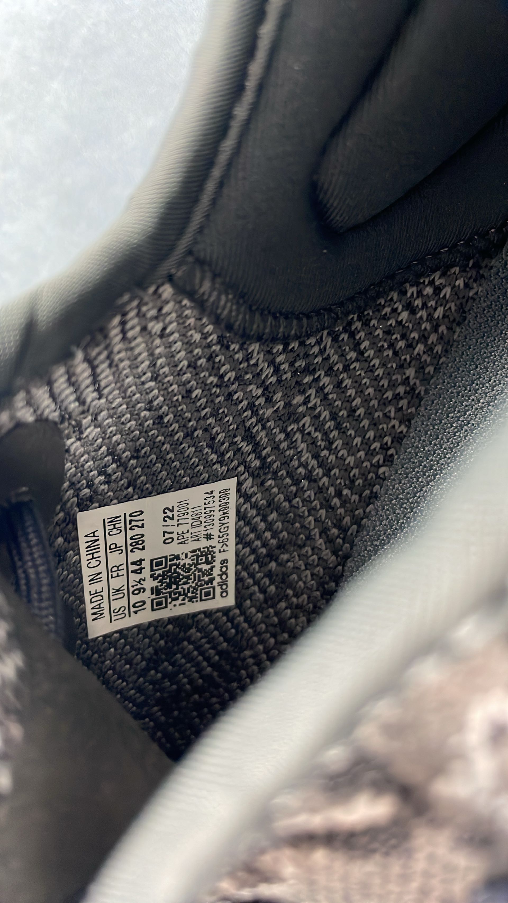 Yeezy Boost 350 V2 Sneakers - Premium Fashion Shoes for Men and Women