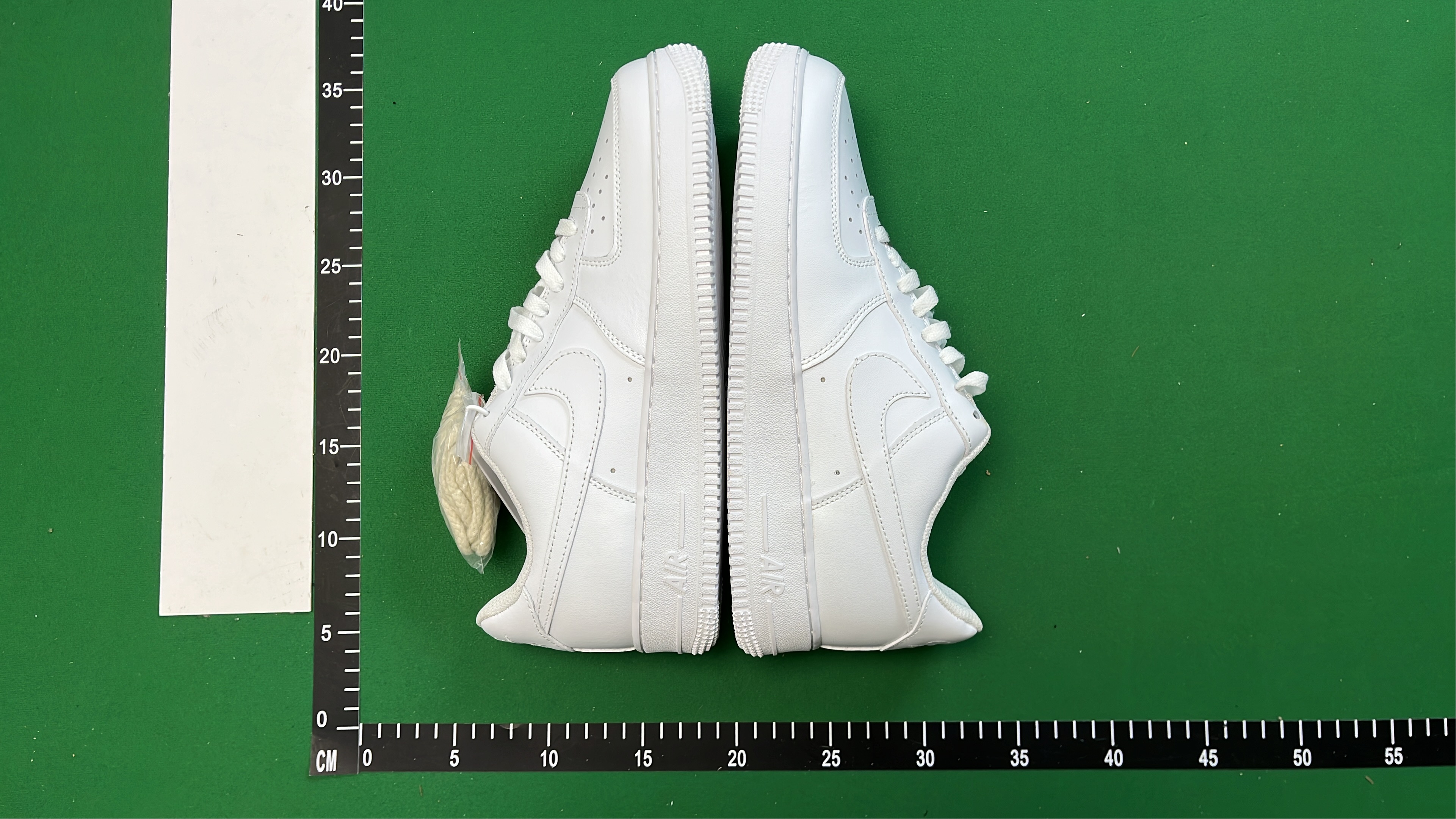 Nike Air Force 1 Low Supreme Collaboration Sneakers