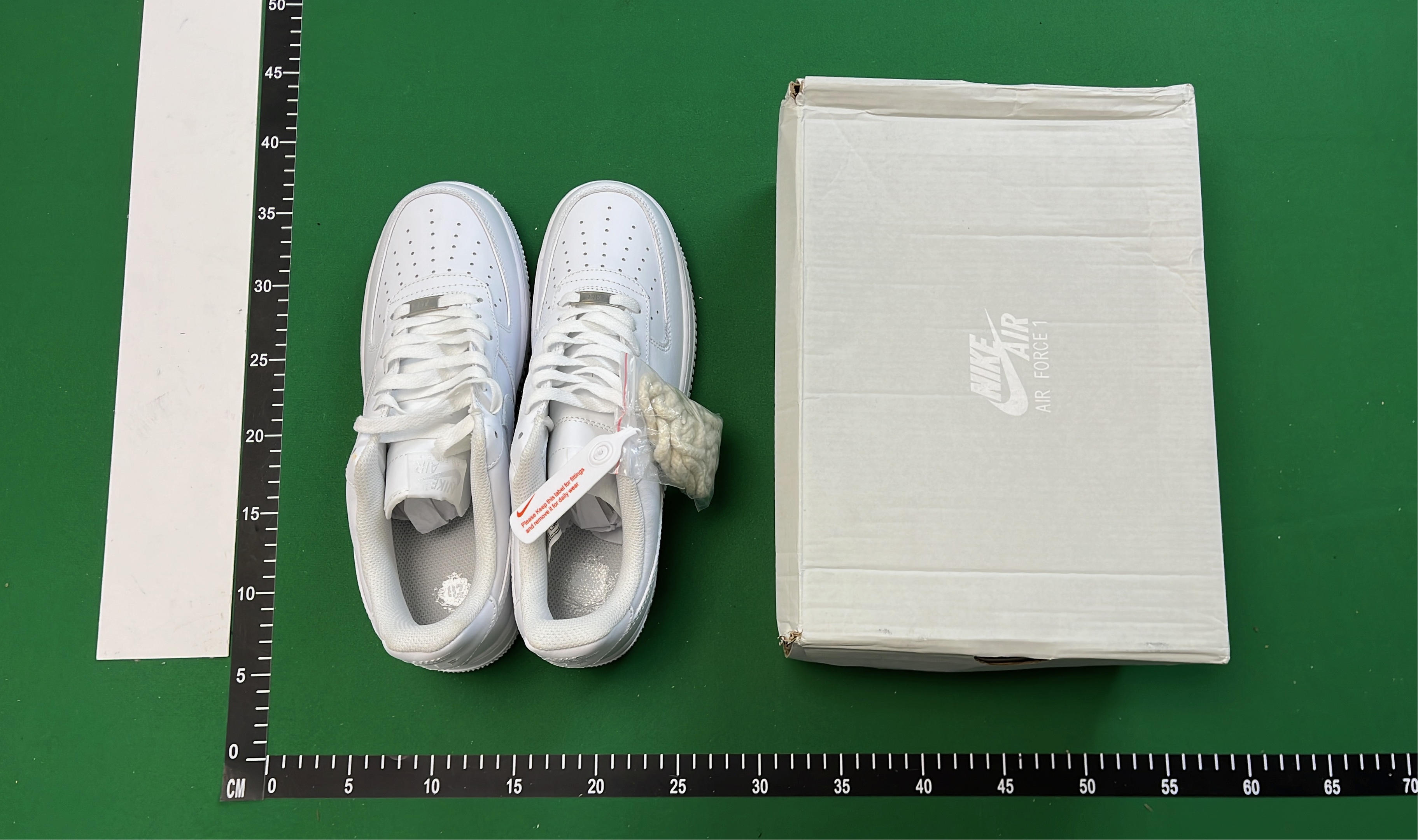 Nike Air Force 1 Low Supreme Collaboration Sneakers