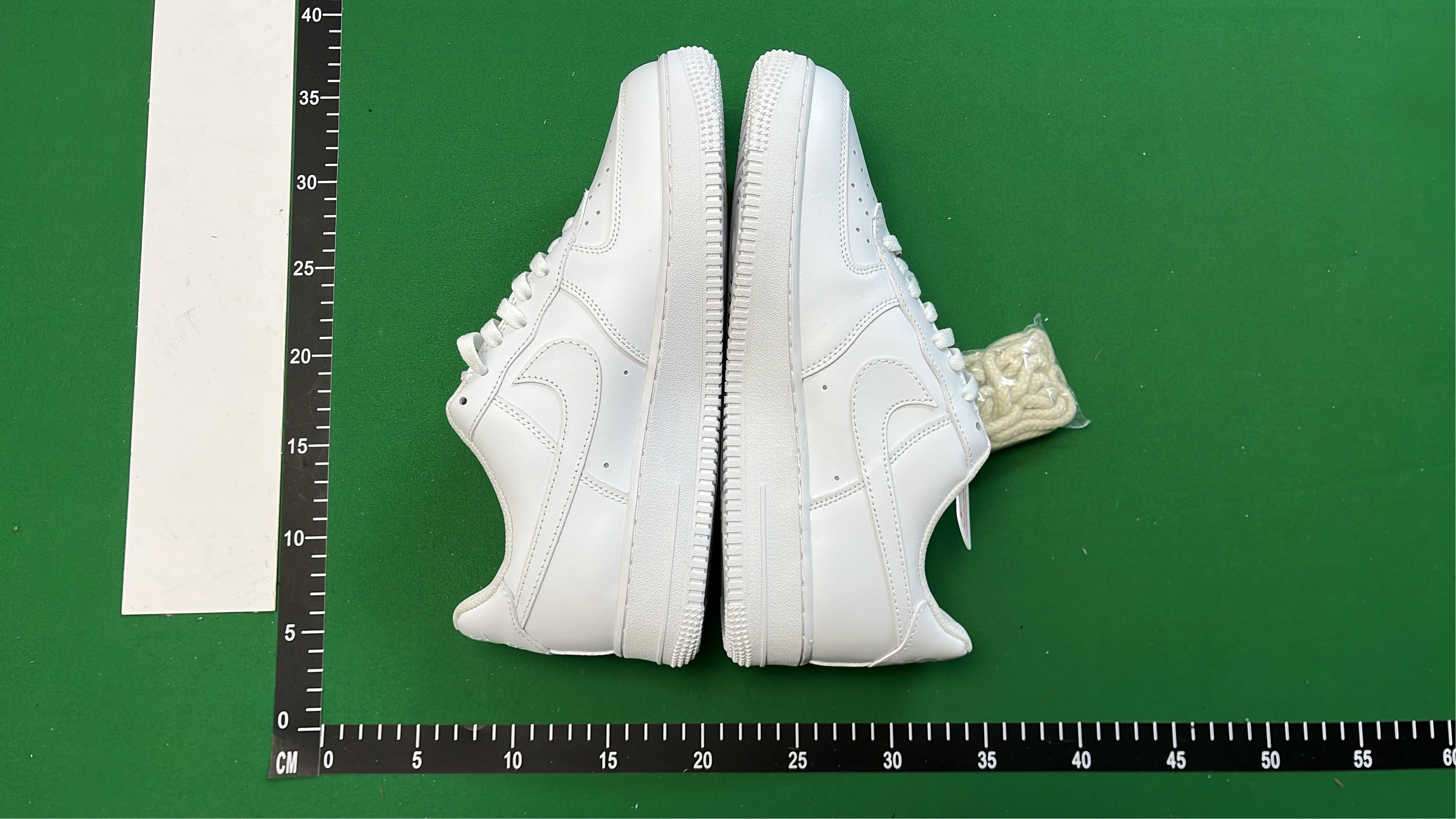 Nike Air Force 1 Low Supreme Collaboration Sneakers