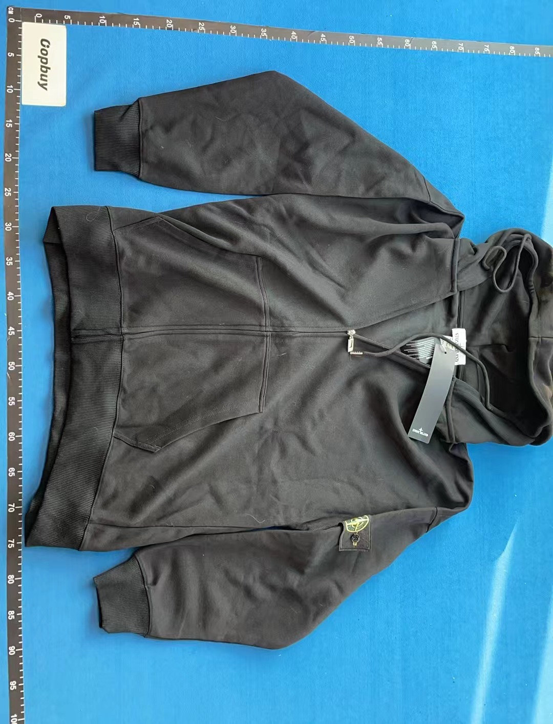Colorful Zip-Up Hoodies for Men and Women - Fashionable Streetwear