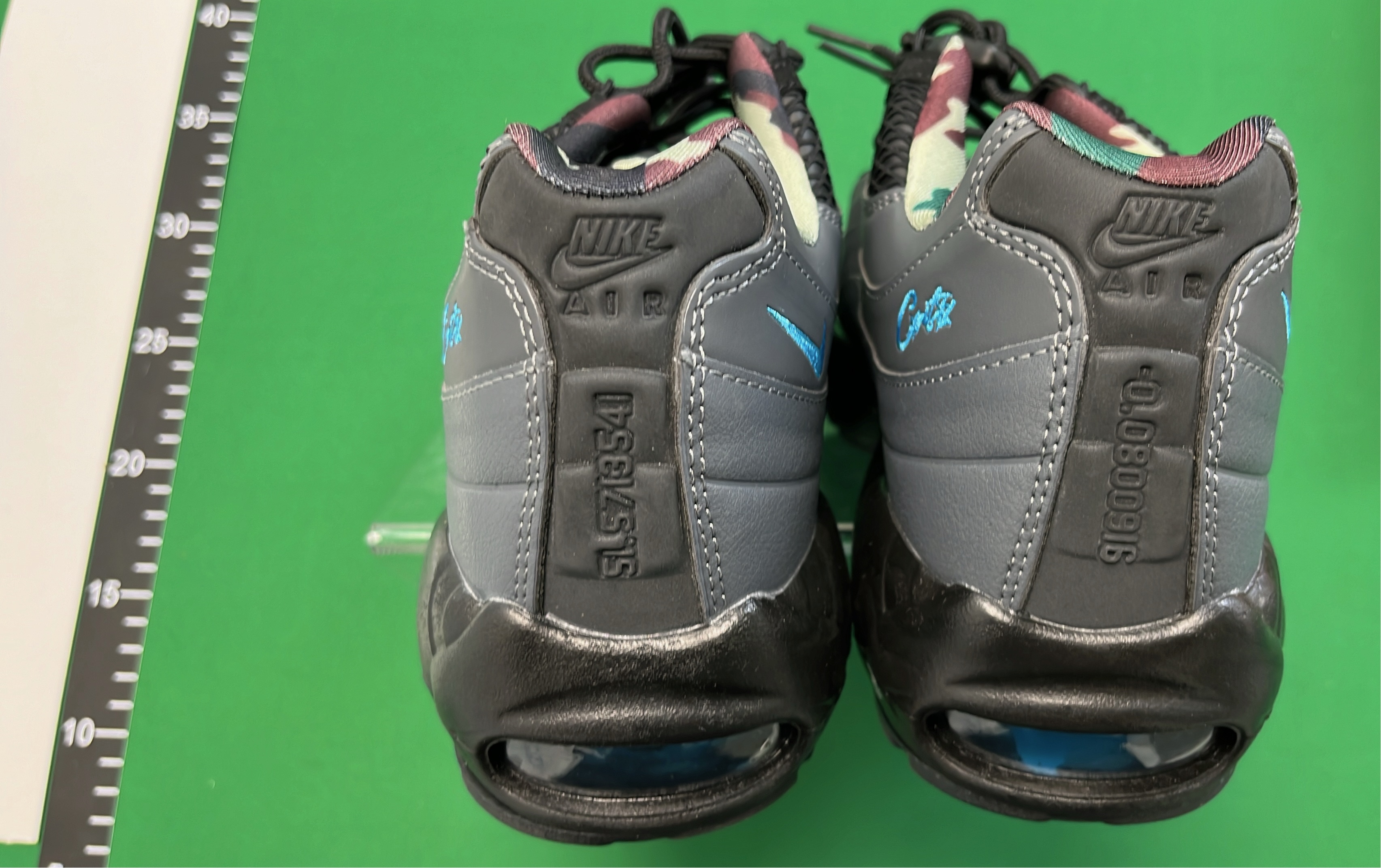 Nike Air Max 95 Sneakers - Classic Running Shoes for Men and Women