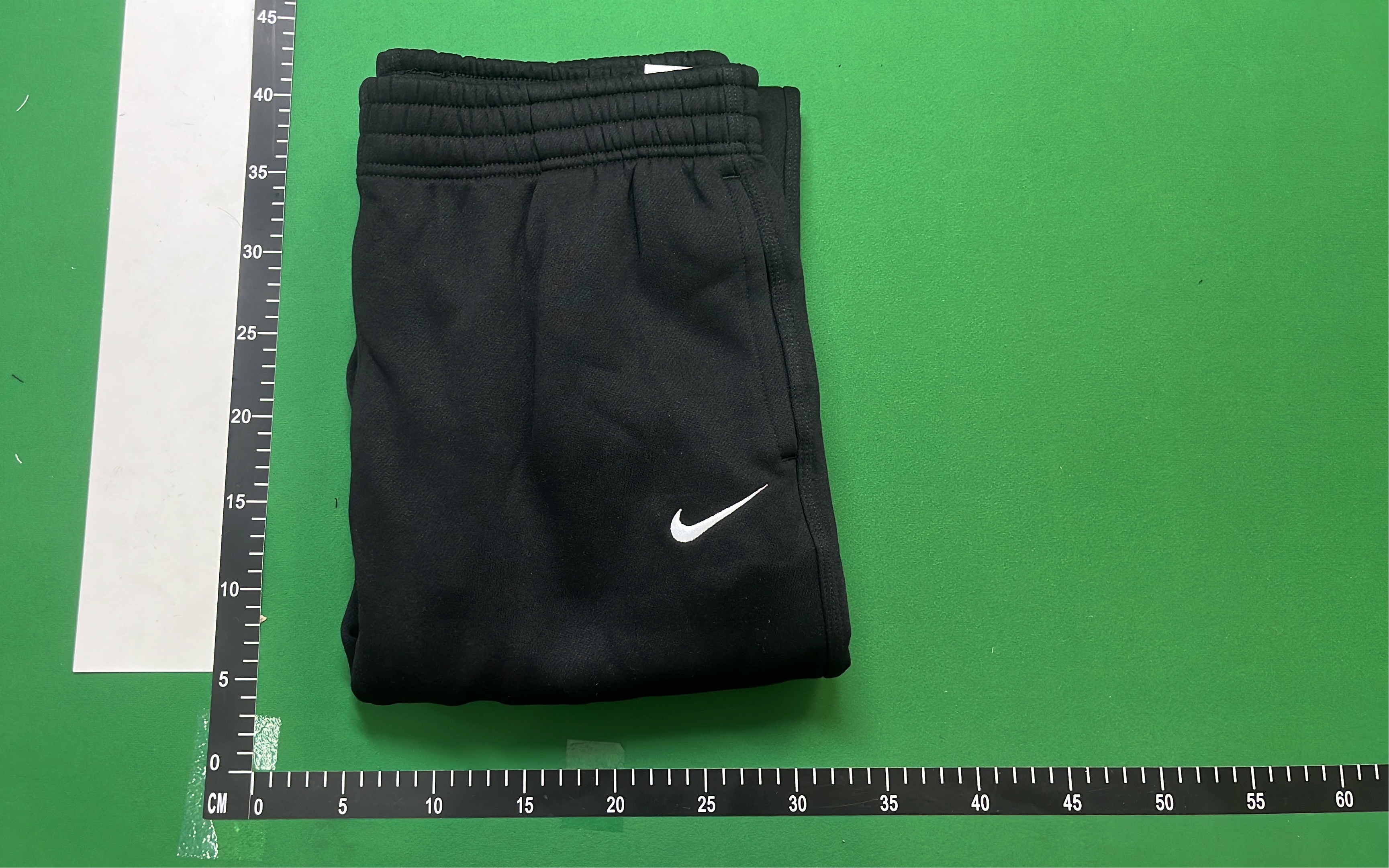 Nike Men's Therma-FIT Sweatpants - Comfortable Athletic Wear