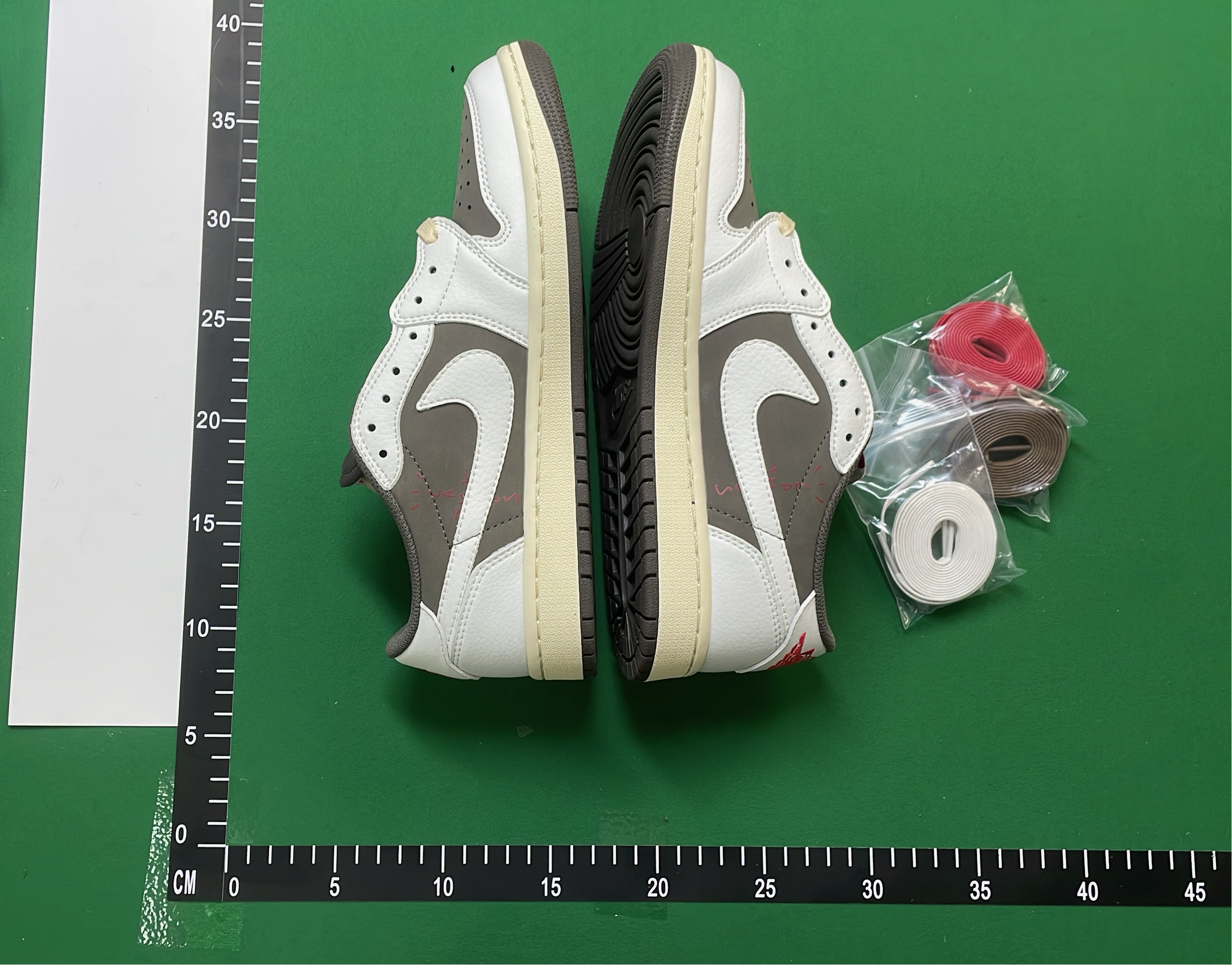 Air Jordan 1 Low Sneakers - Classic Colorways for Men