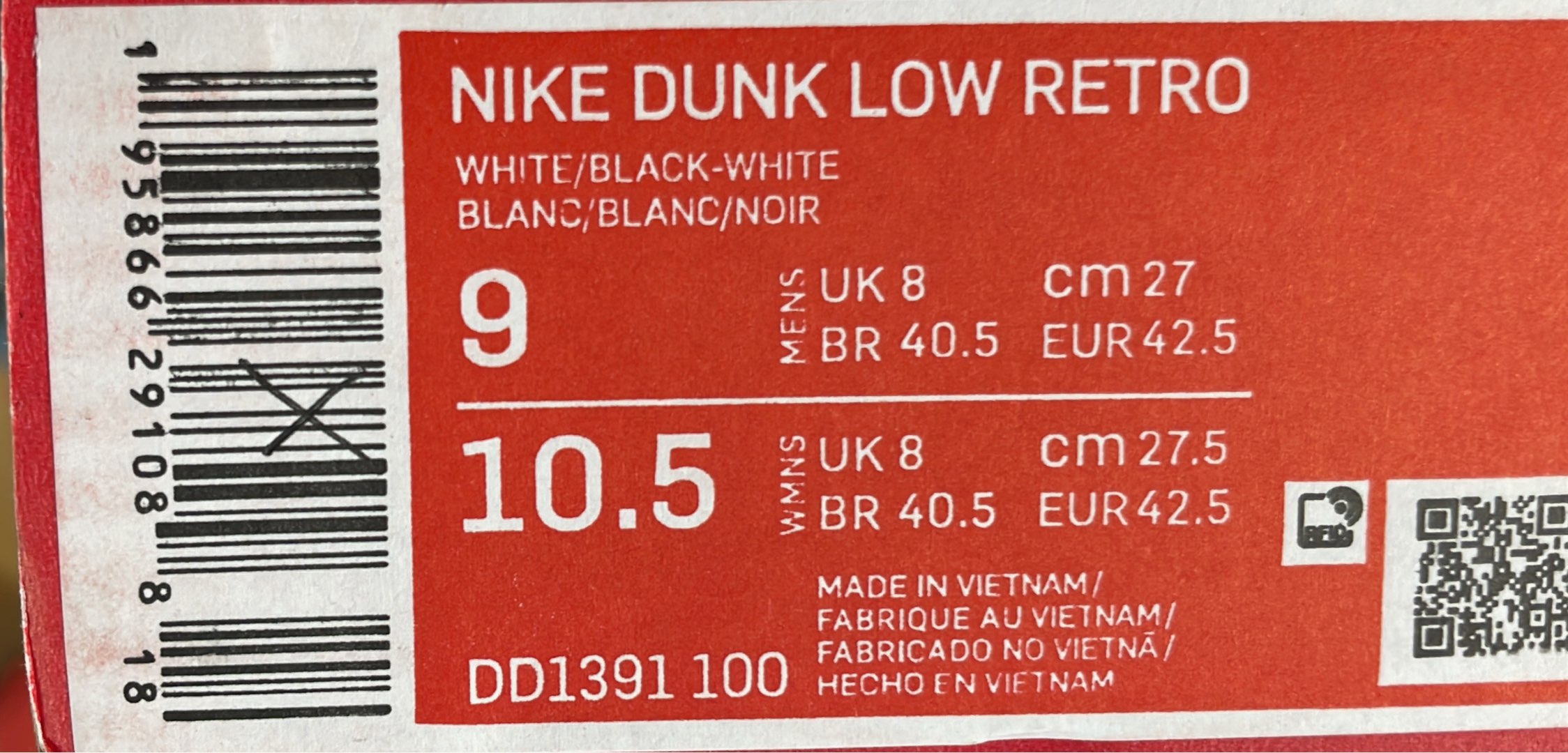 Nike Dunk Low Sneakers - Classic Colorways for Men and Women