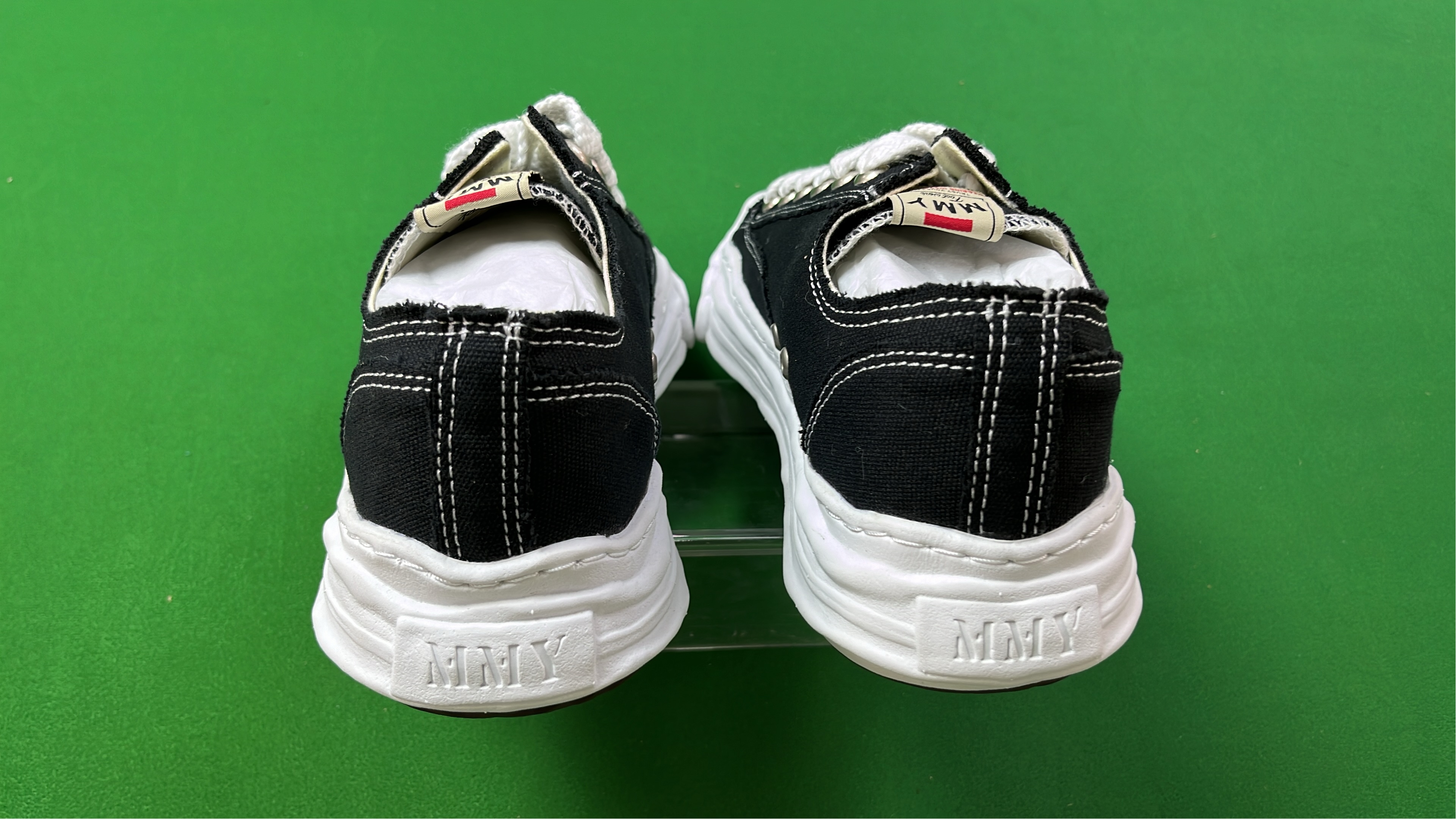 Converse Chuck Taylor All Star Low Top Sneakers