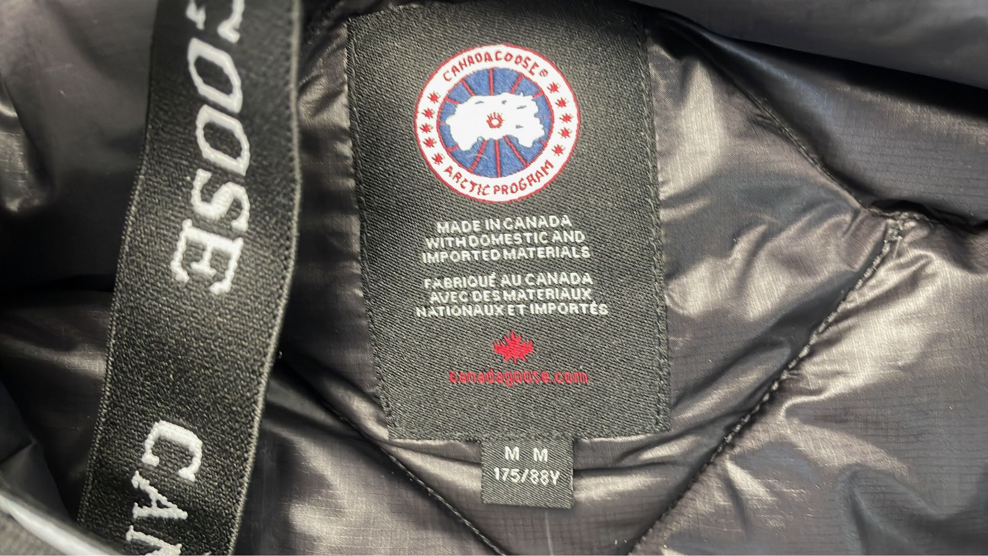 Canada Goose Down Jacket for Men and Women - Lightweight Insulated Winter Coat