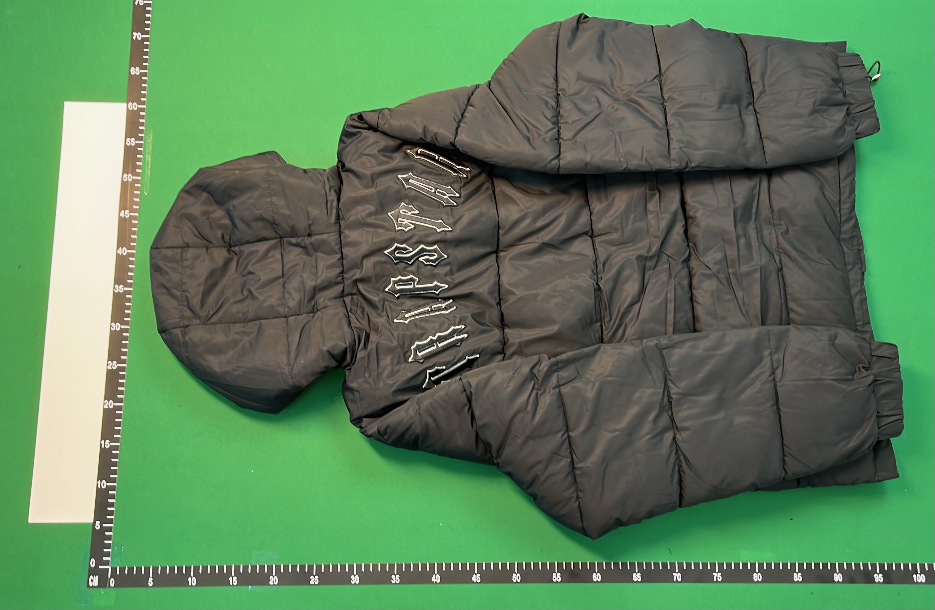 TRAPSTAR Black Puffer Jacket with Hood and Logo Design