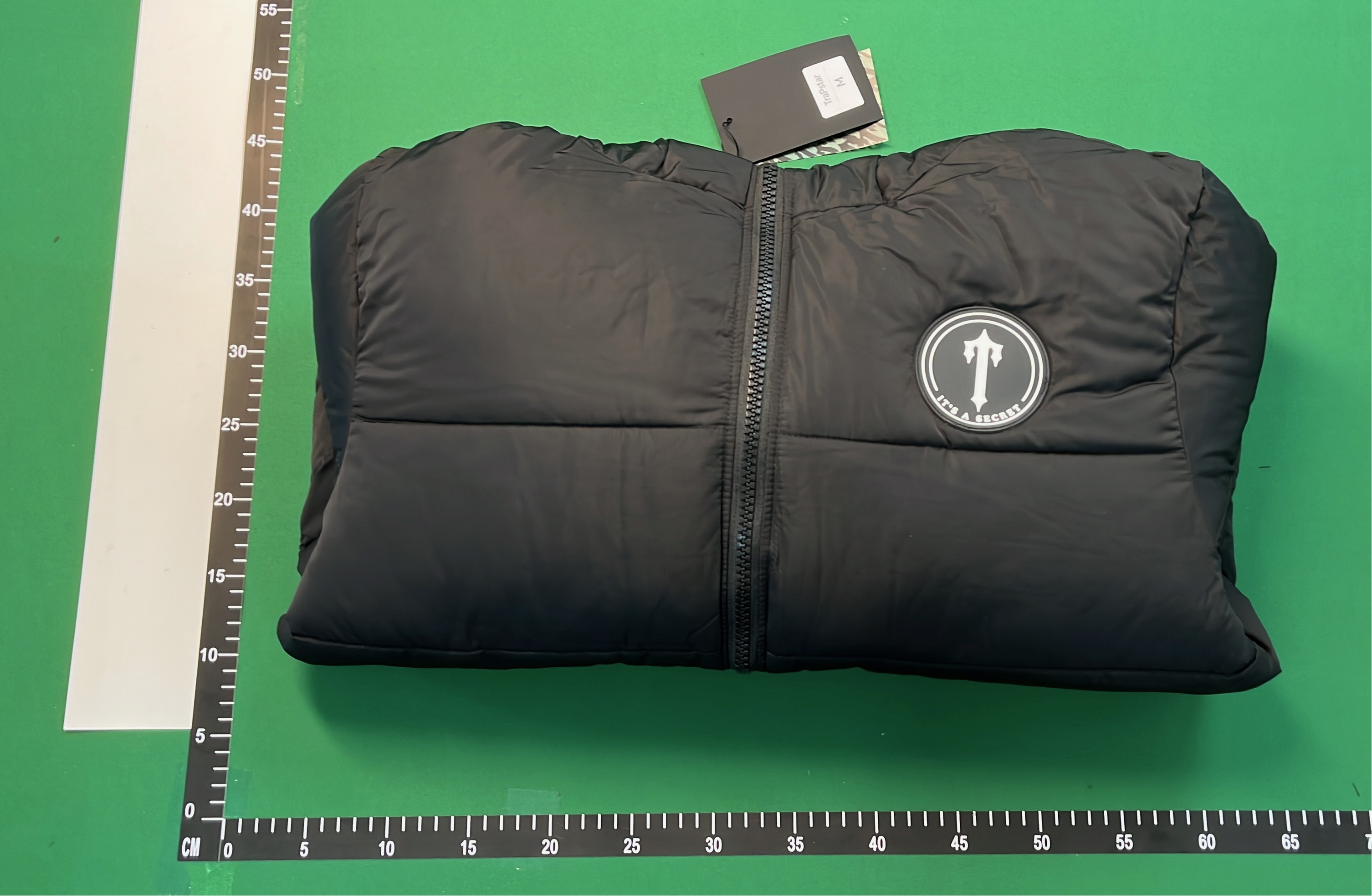 TRAPSTAR Black Puffer Jacket with Hood and Logo Design
