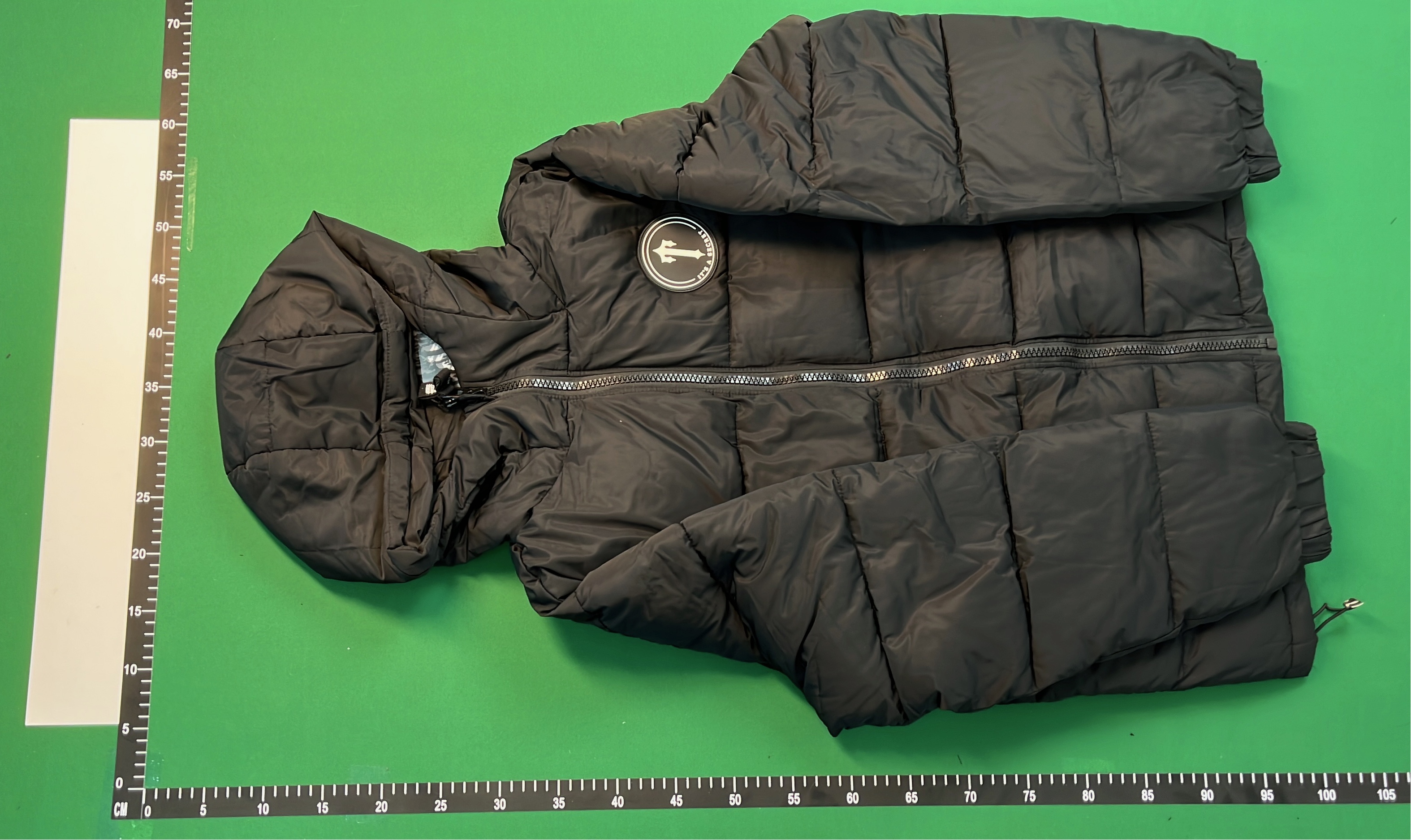 TRAPSTAR Black Puffer Jacket with Hood and Logo Design