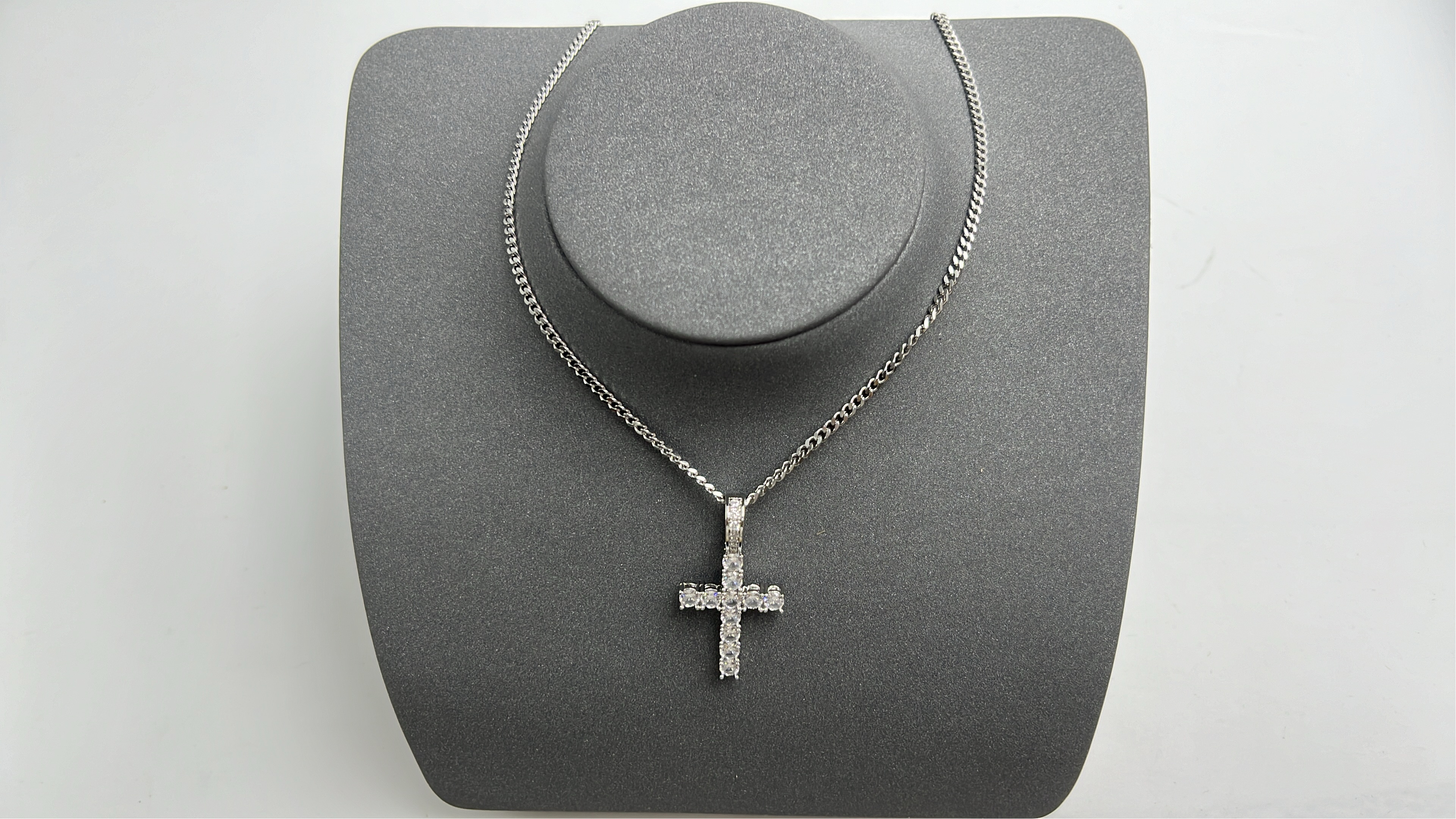 Luxury Iced Out Cross Necklace with Chain for Men