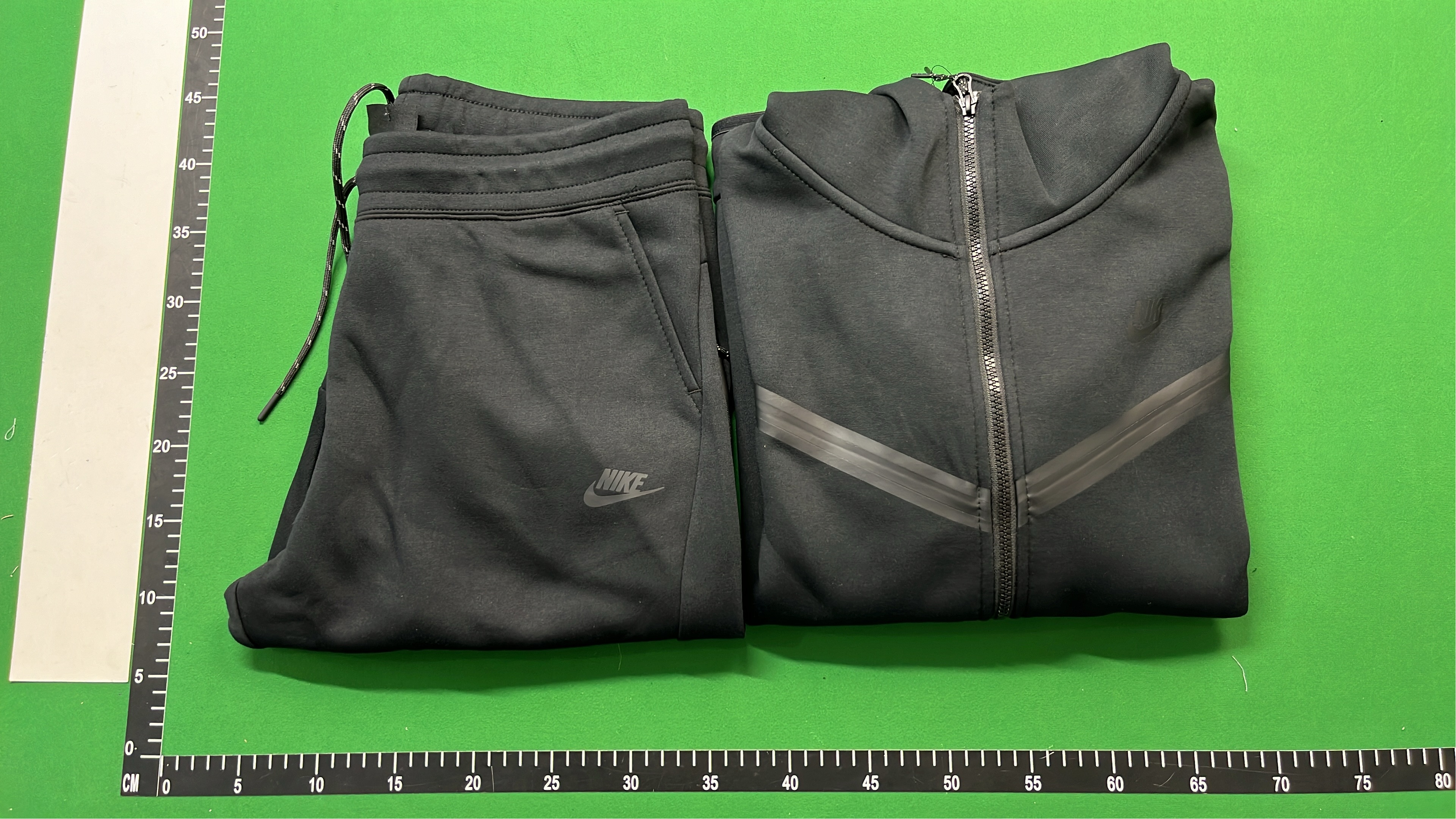 Men's Hoodie and Jogger Set - Sportswear Tracksuit for Casual Wear