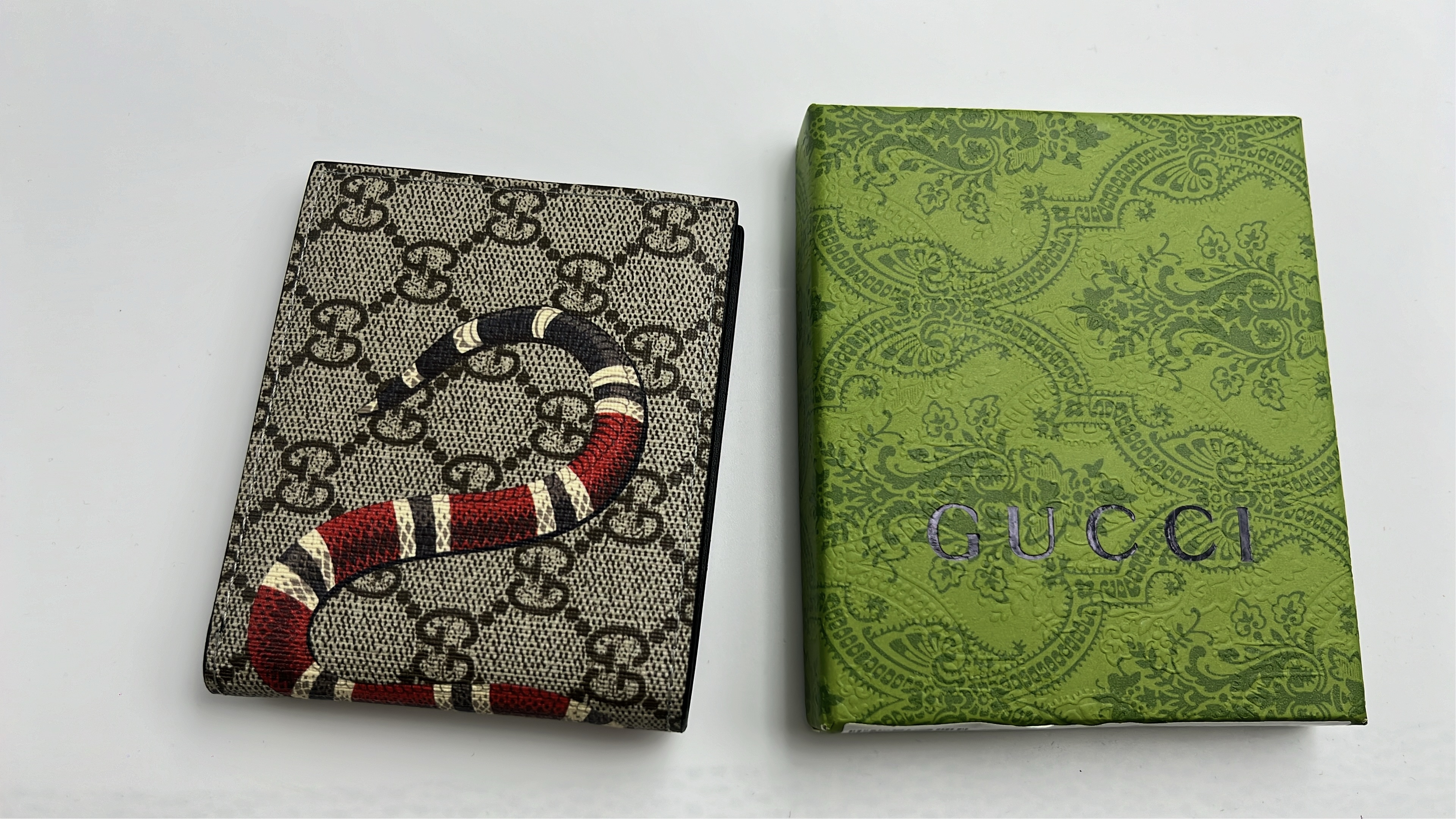 Gucci GG Supreme Wallet with Web Stripe and Bee Motif